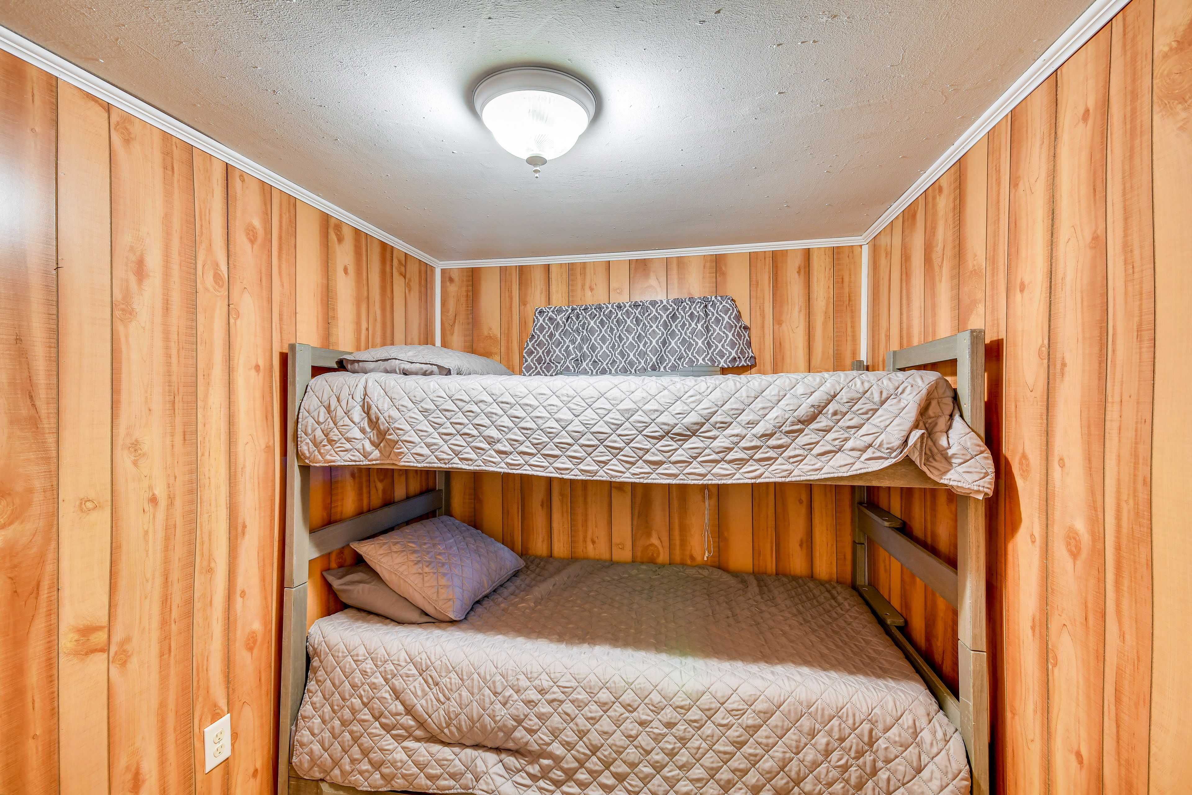 Bedroom 2 | Twin Bunk Bed