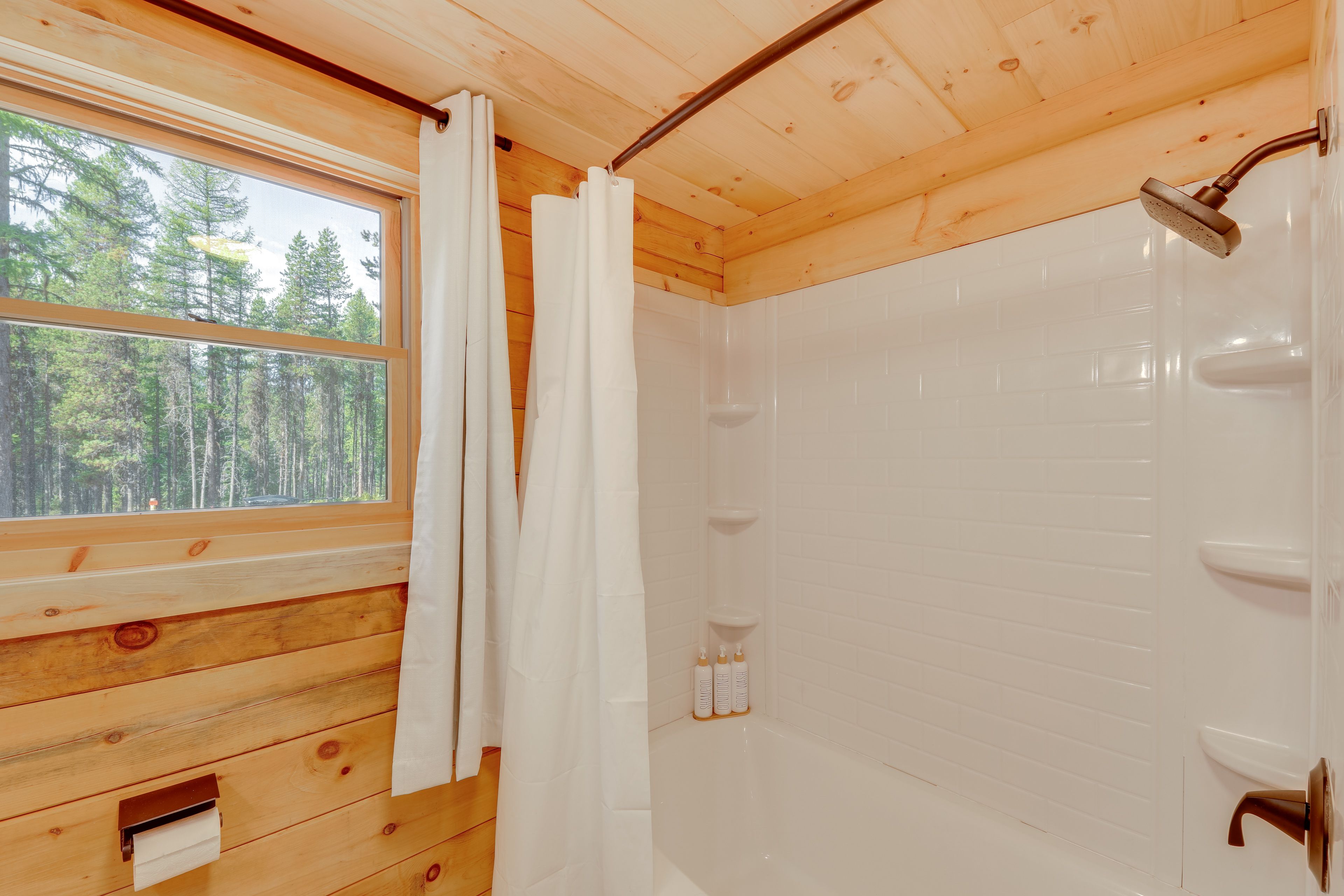Full Bathroom | 1st Floor
