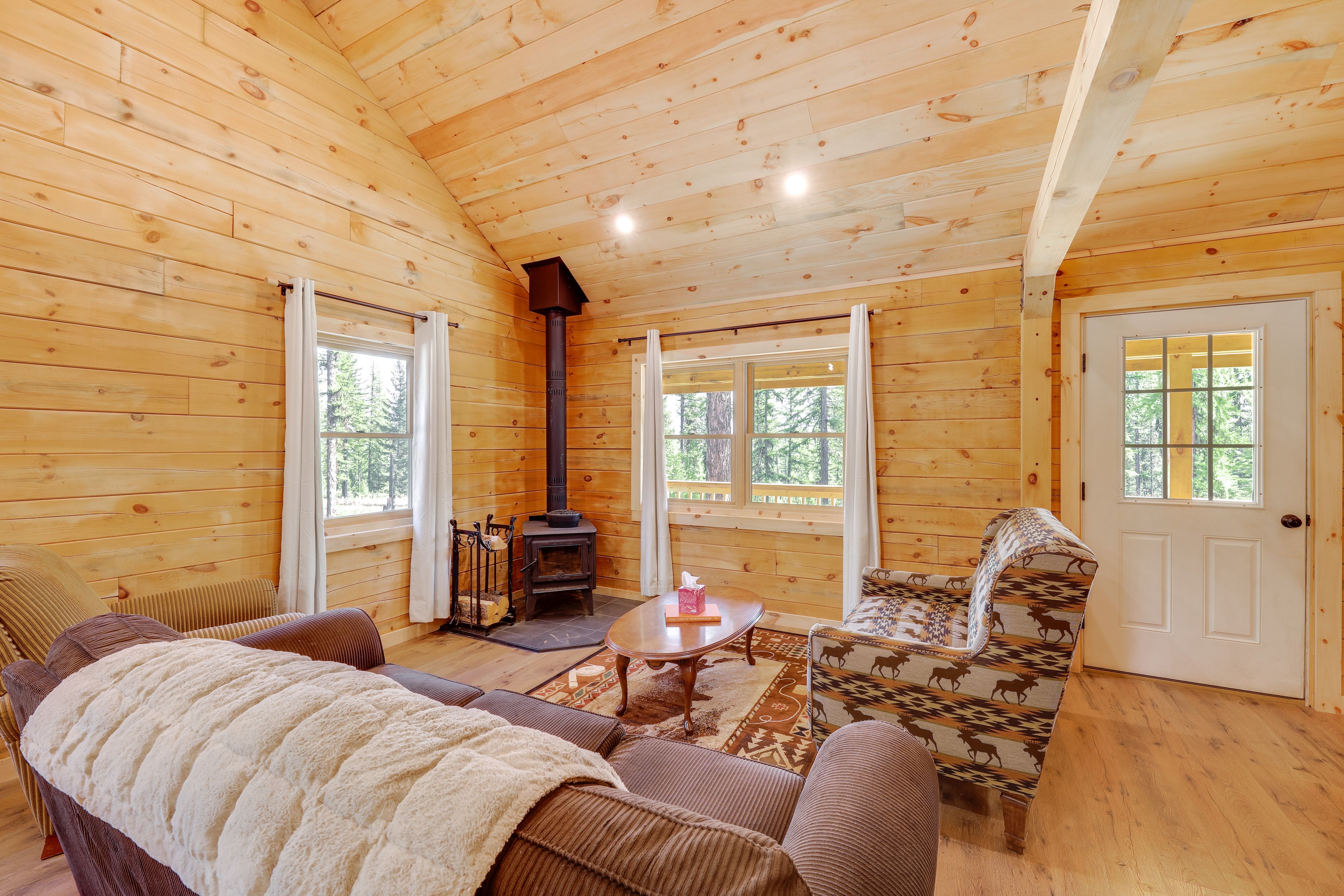 Living Room | Free WiFi | Wood-Burning Stove | 1st Floor