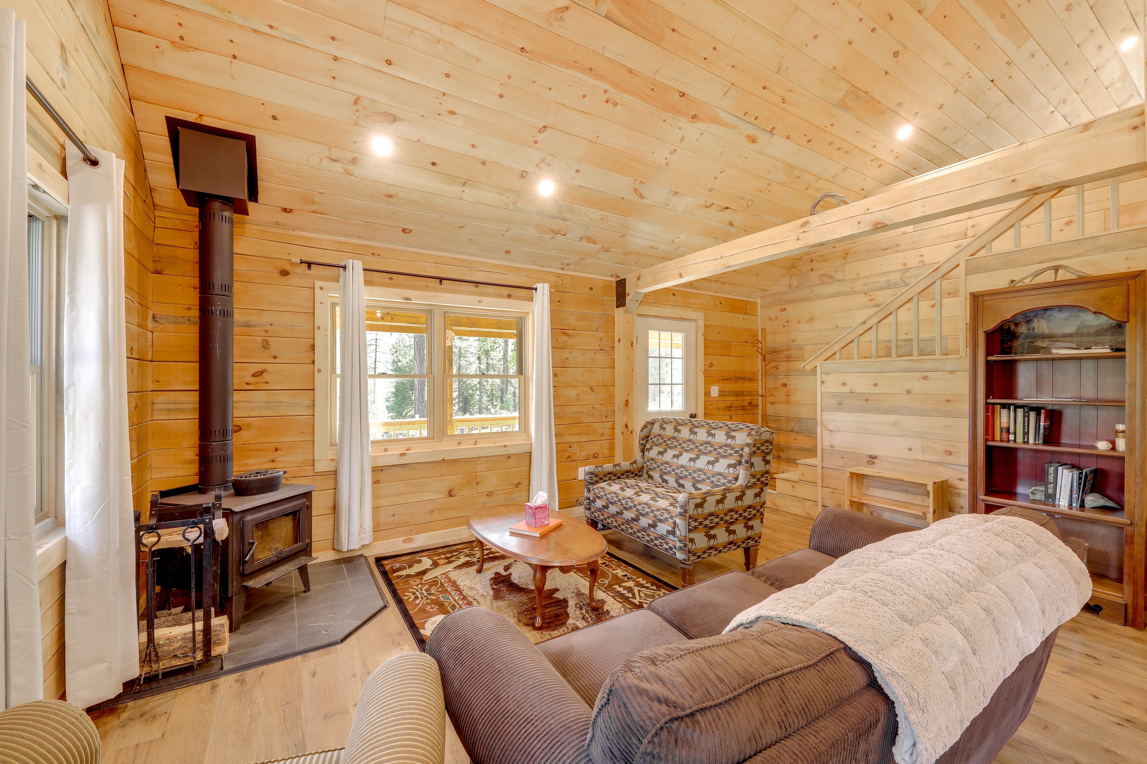 Bigfork Area Vacation Rental | 2BR | 2BA | 1,000 Sq Ft | 5 Steps to Access