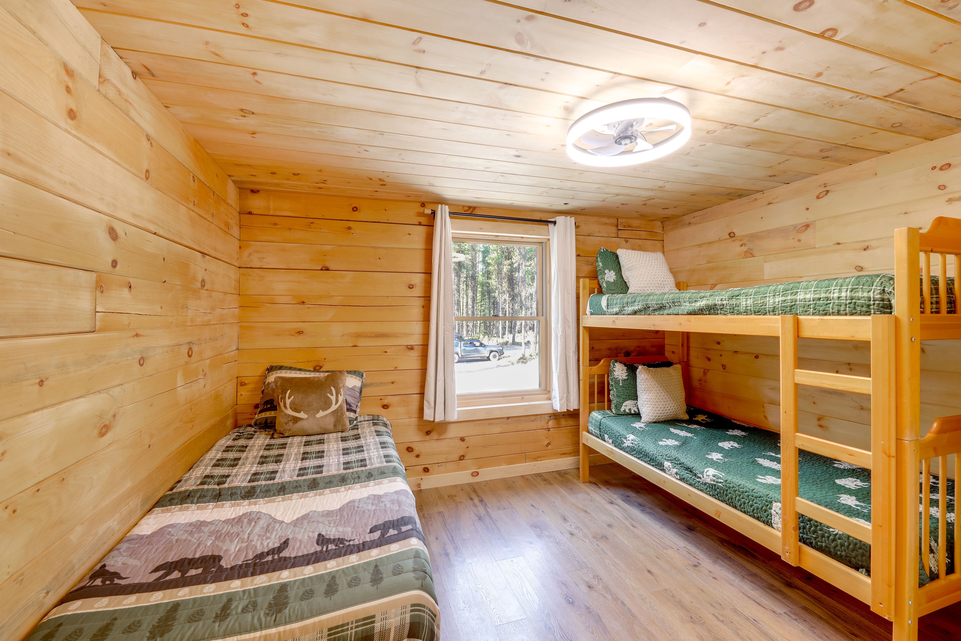 Bedroom 2 | Twin Bed | Twin Bunk Bed | 1st Floor