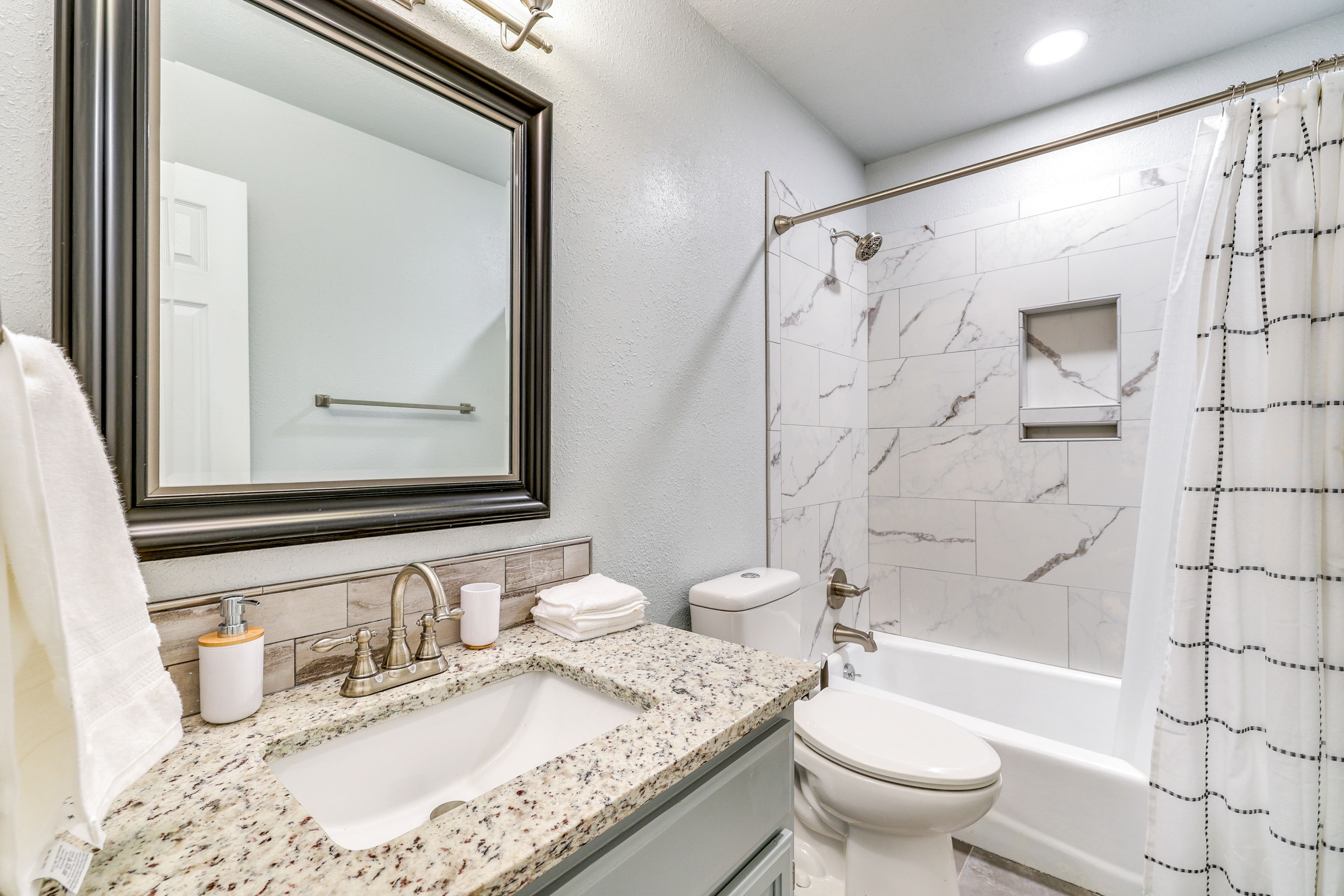 Bathroom | Towels Provided | Complimentary Toiletries