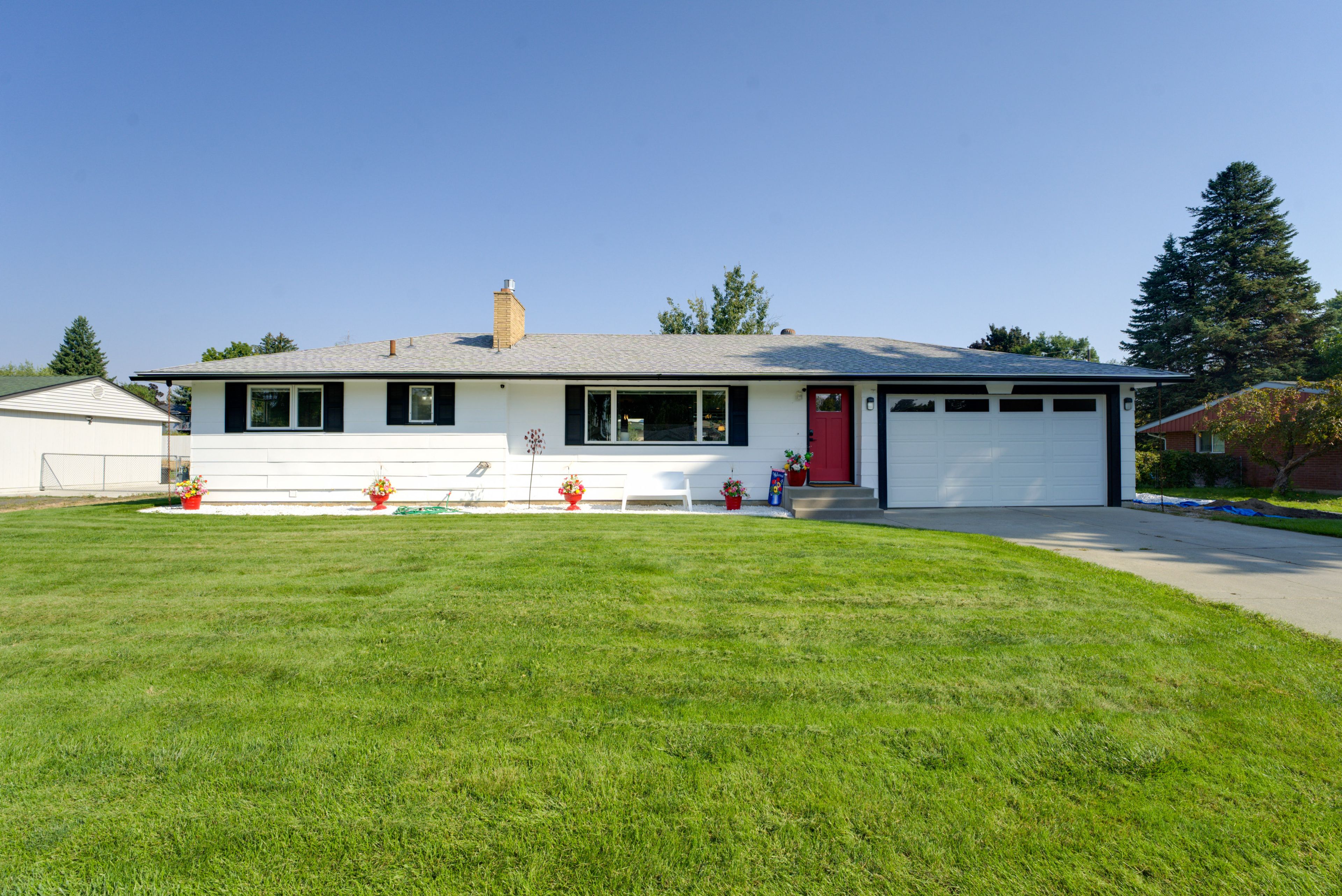 Parking | Driveway (4 Vehicles) | RV/Trailer Parking
