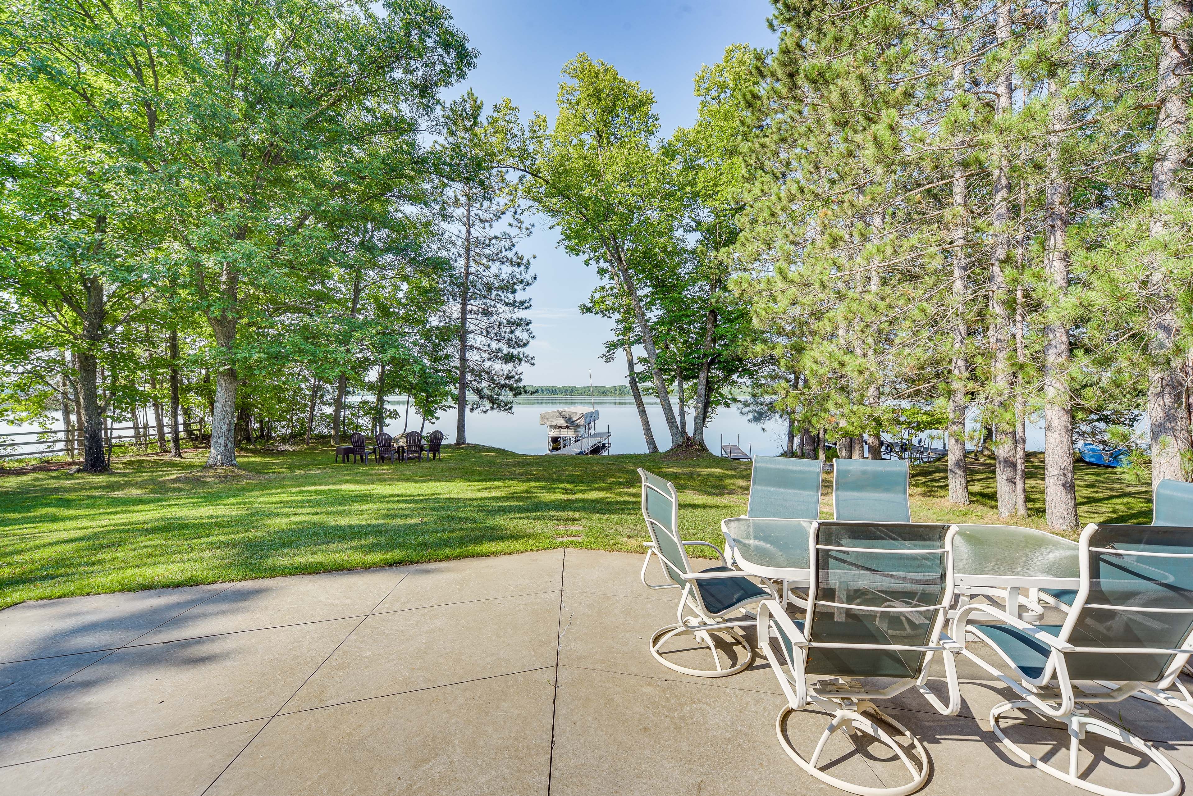 Patio | Outdoor Dining Area | Charcoal & Gas Grills