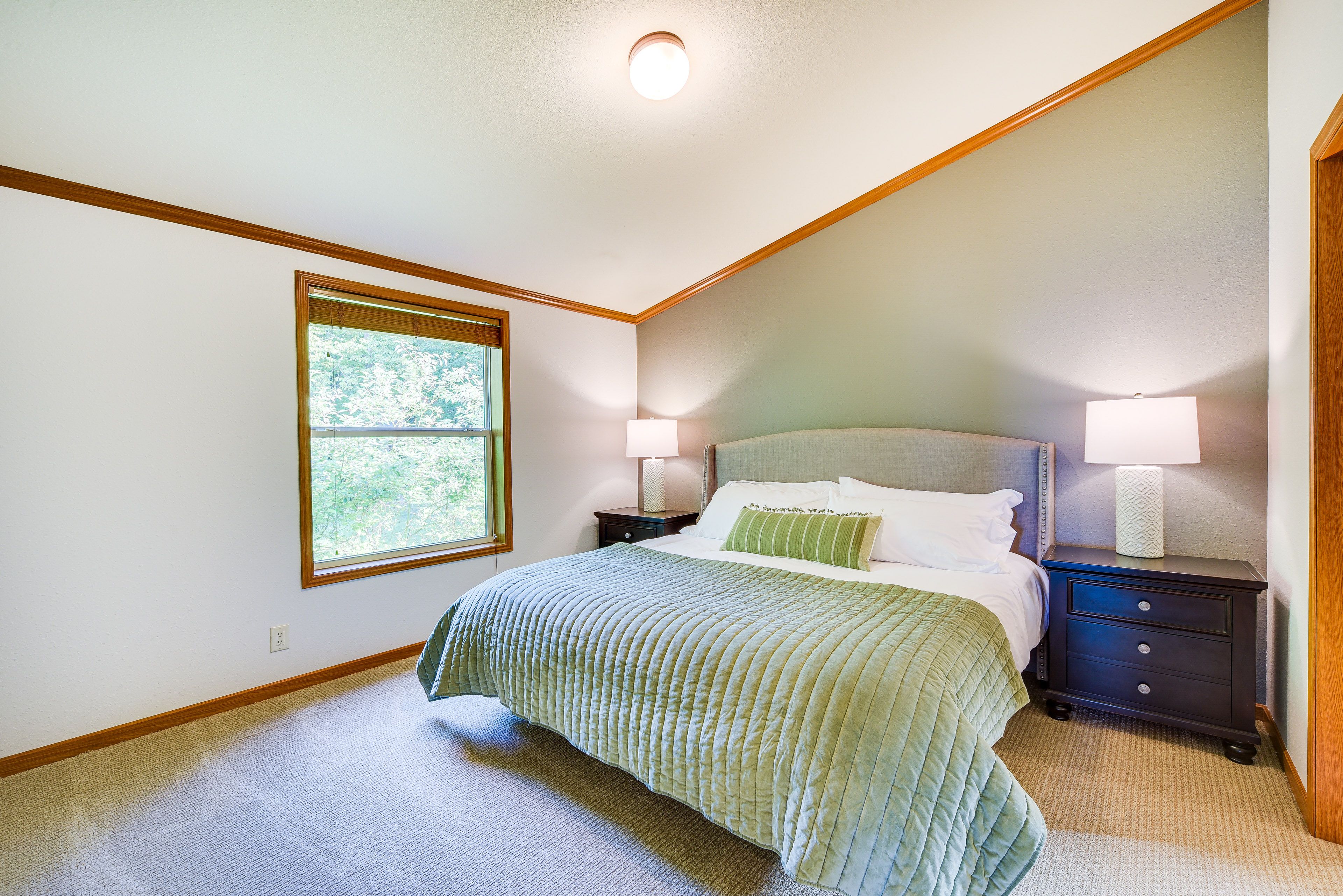 Bedroom 1 | King Bed | En-Suite Bathroom