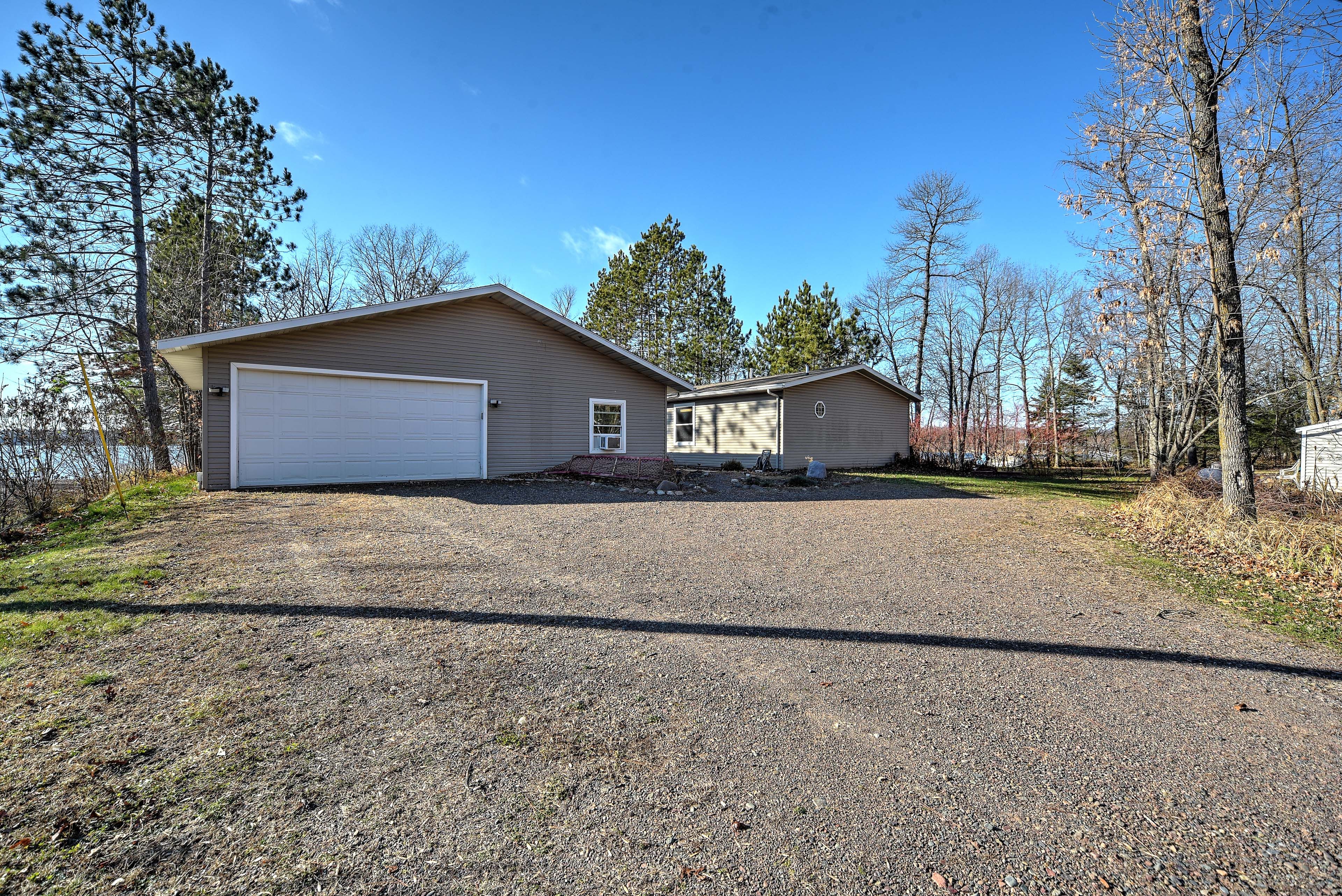 Parking | Gravel Driveway (4 Vehicles)