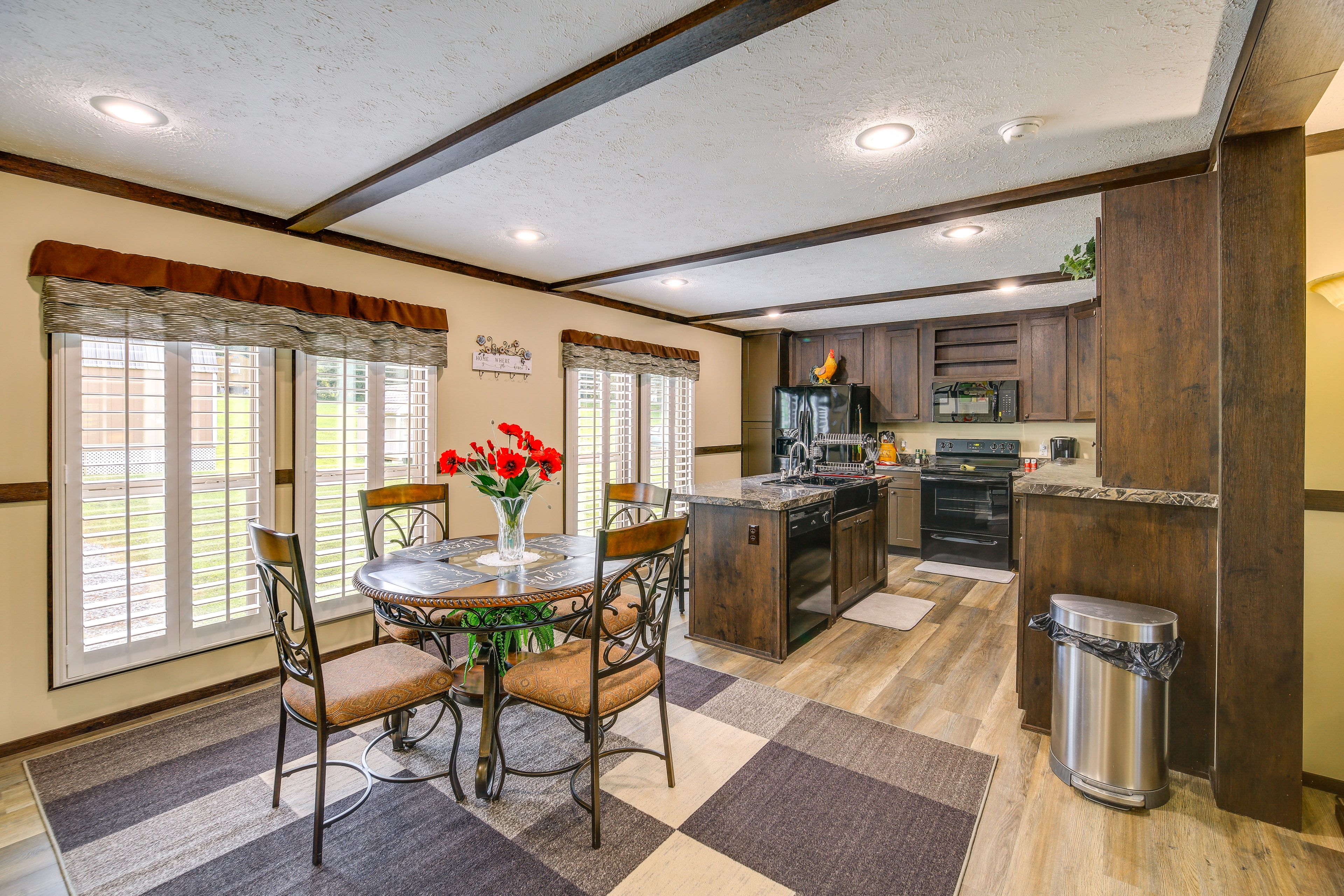 Dining Area | Dishware Provided