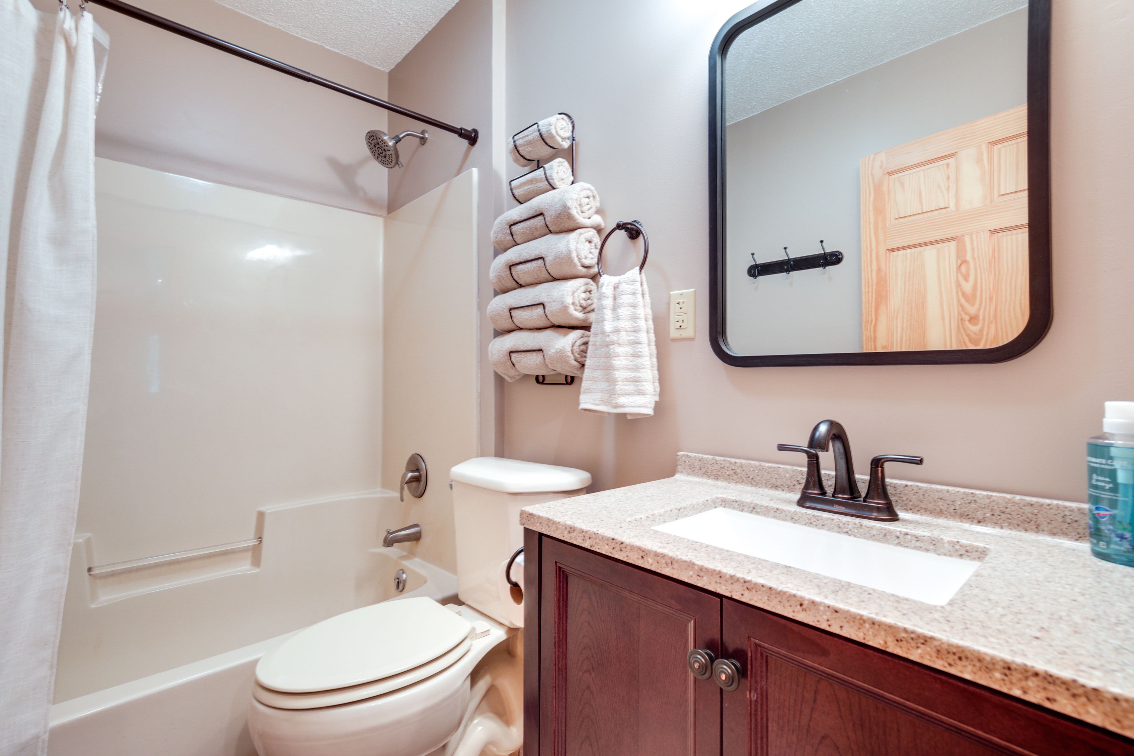 Full Bathroom | Complimentary Toiletries | Hair Dryer | Towels Provided