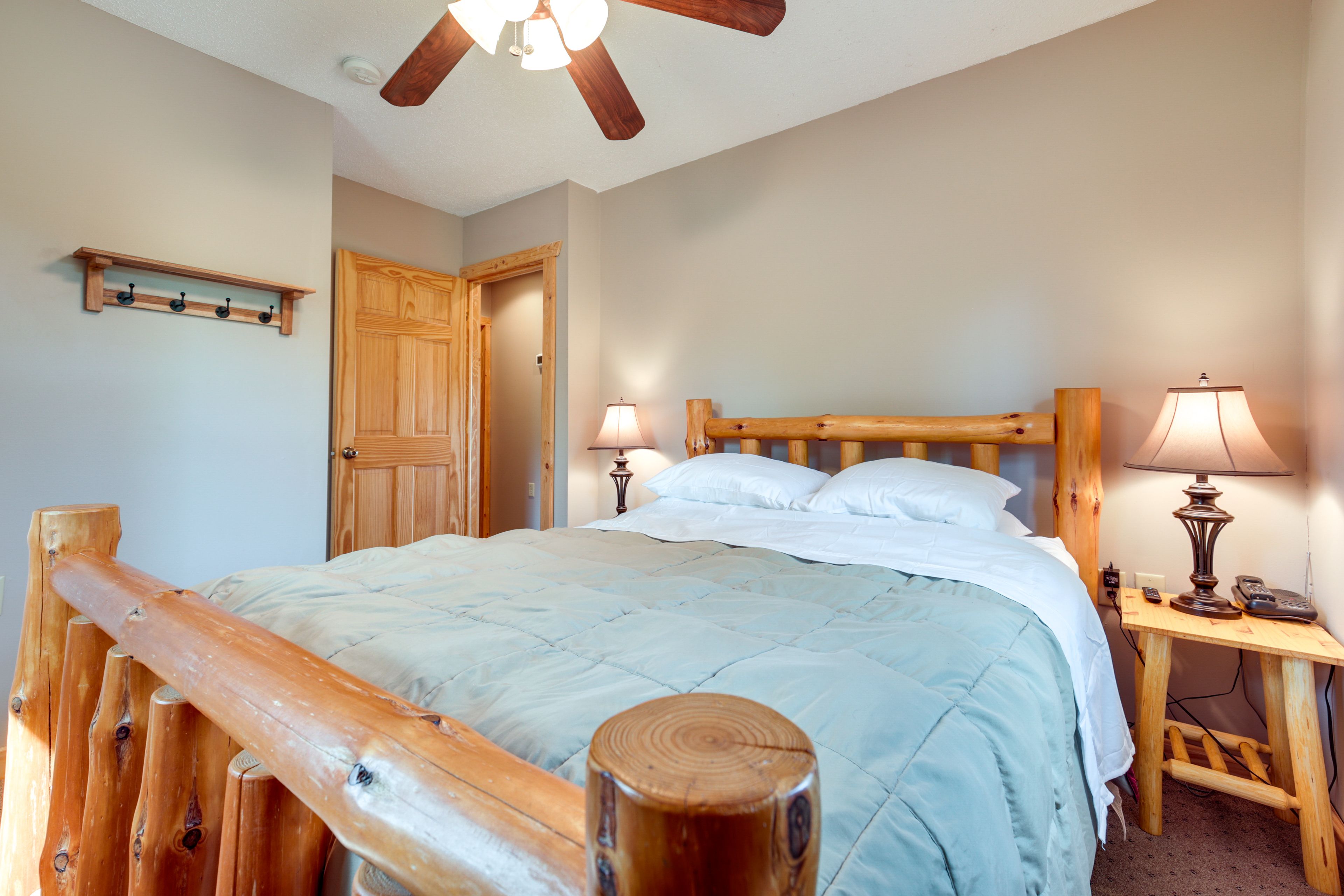 Bedroom 1 | 1st Floor | Queen Bed | Linens Provided | Smart TV
