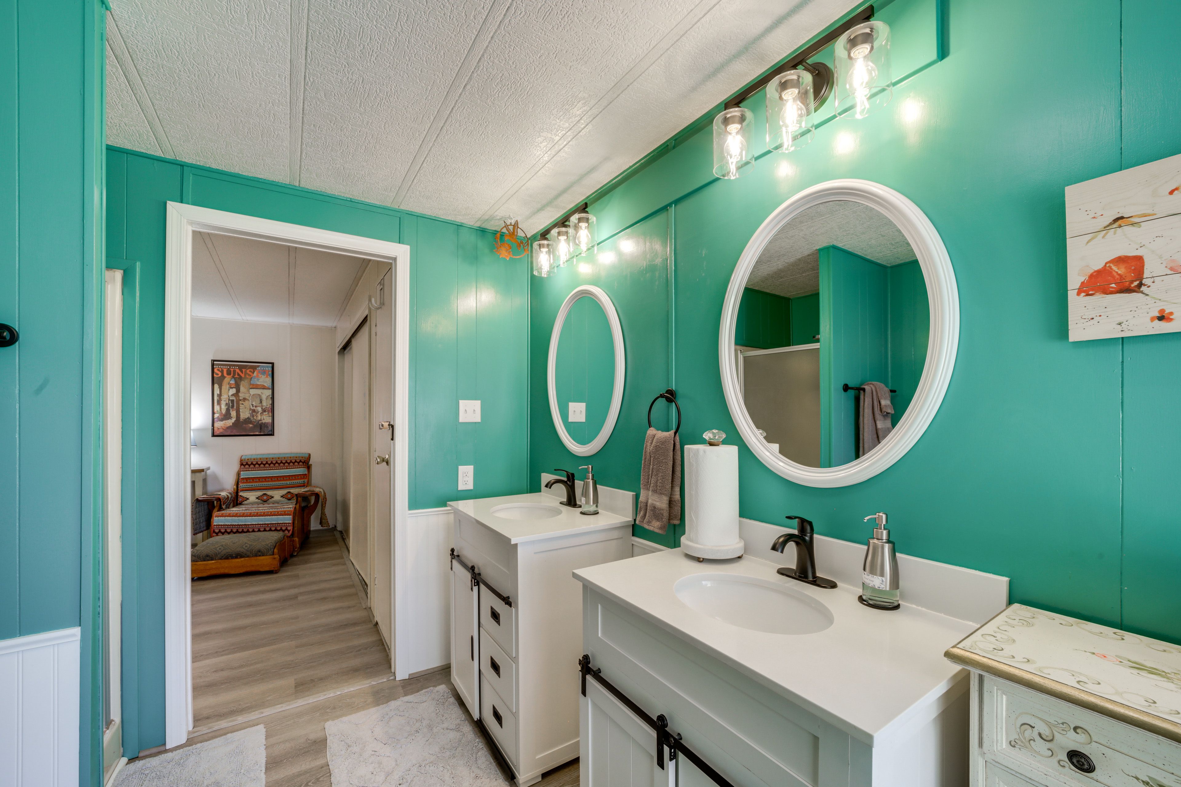 Full Bathroom | Complimentary Toiletries | Soaking Tub