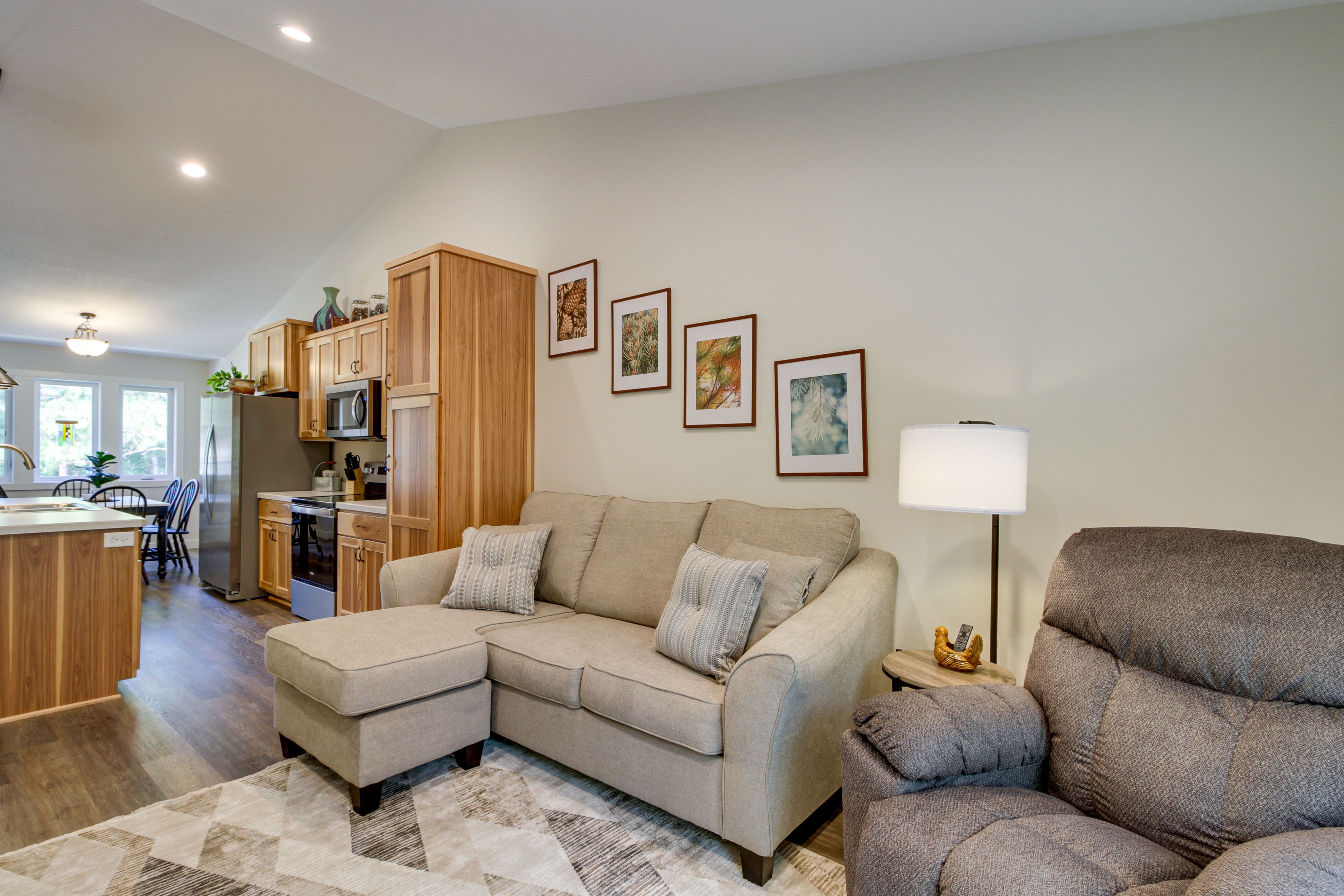 Living Room | Free WiFi | Smart TV