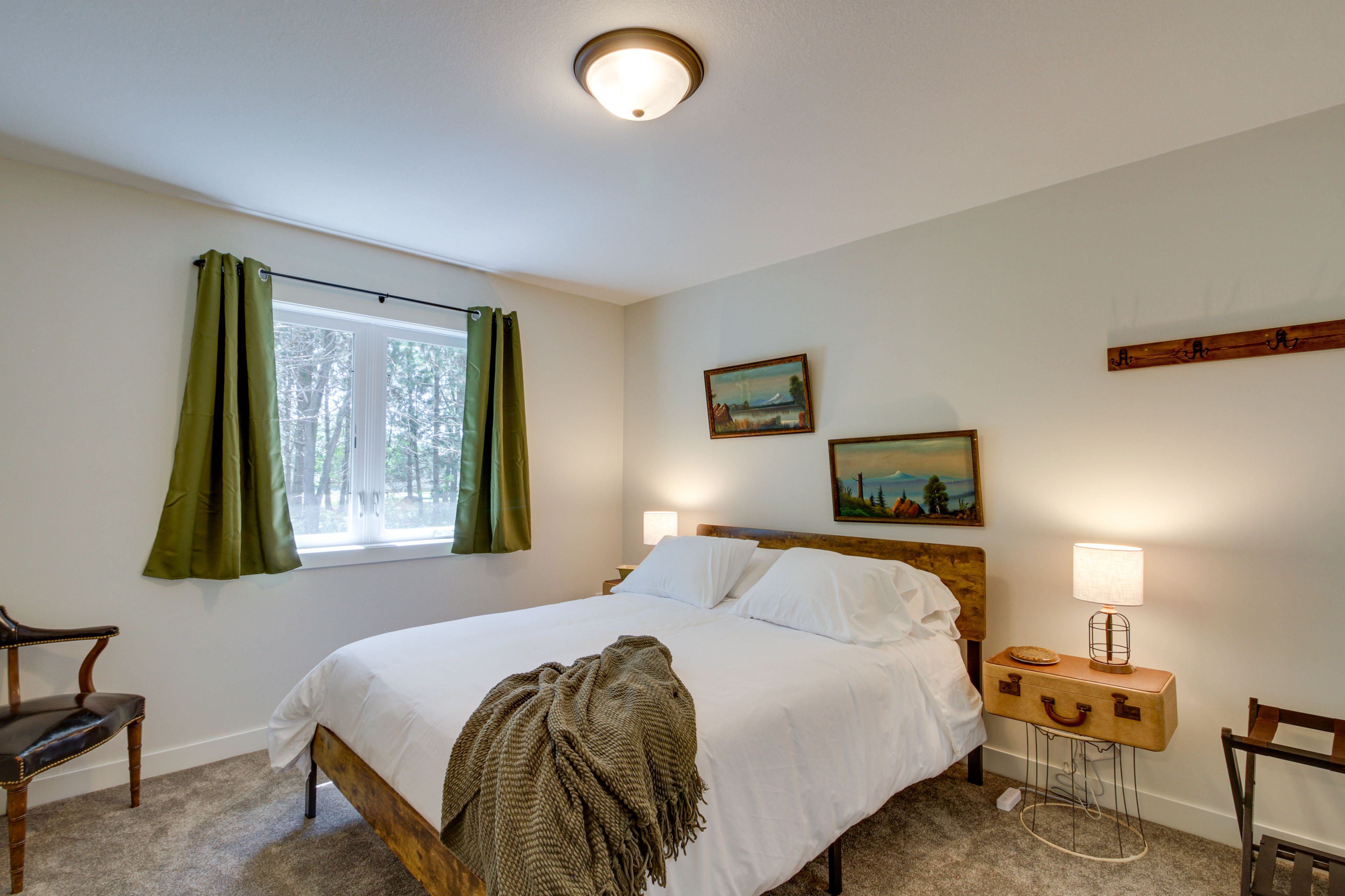 Bedroom 2 | Queen Bed