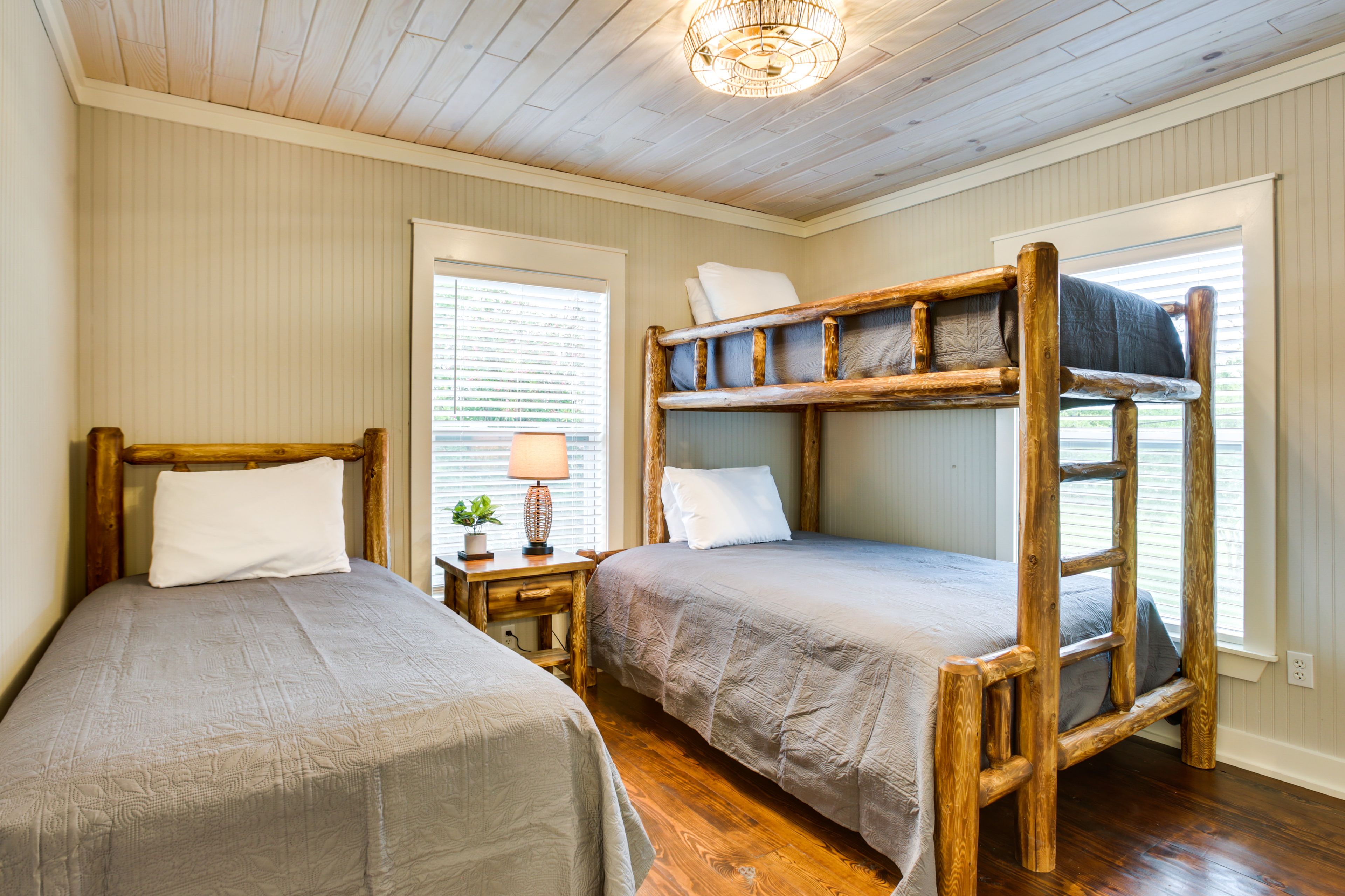 Bedroom 3 | Twin/Full Bunk Bed | Twin Bed