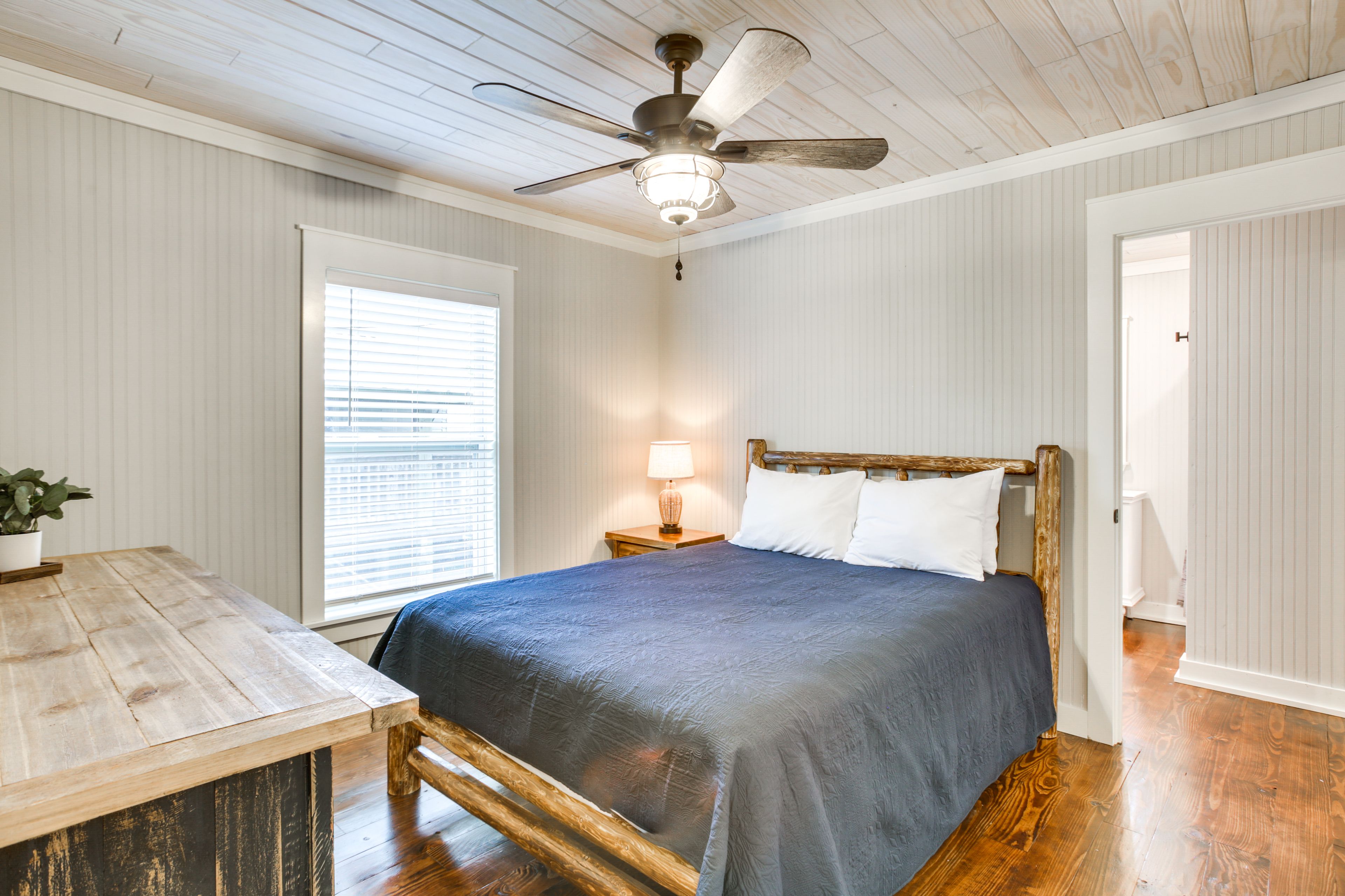 Bedroom 1 | Queen Bed | Linens Provided