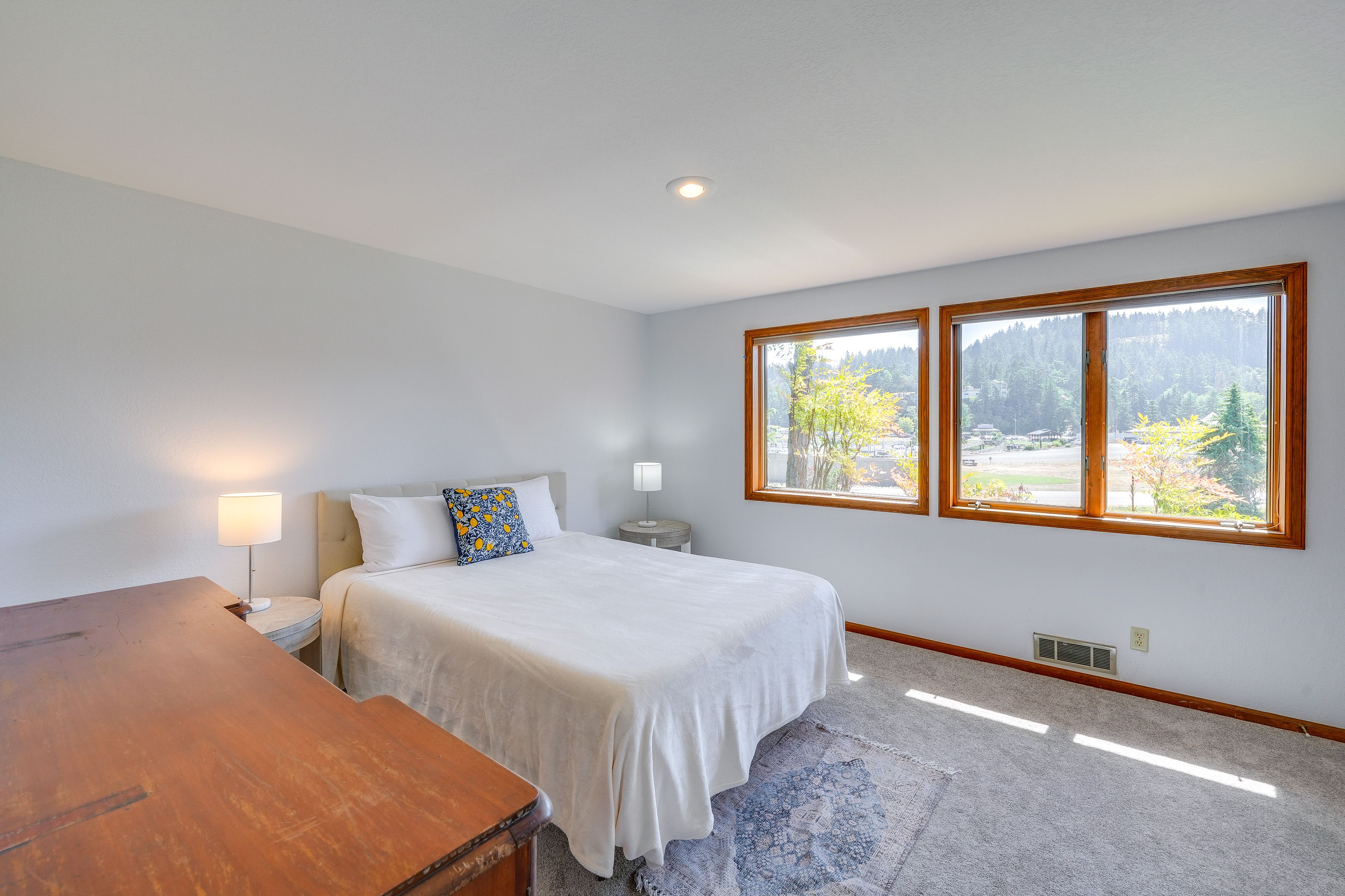 Bedroom 2 | Queen Bed | Ground Floor