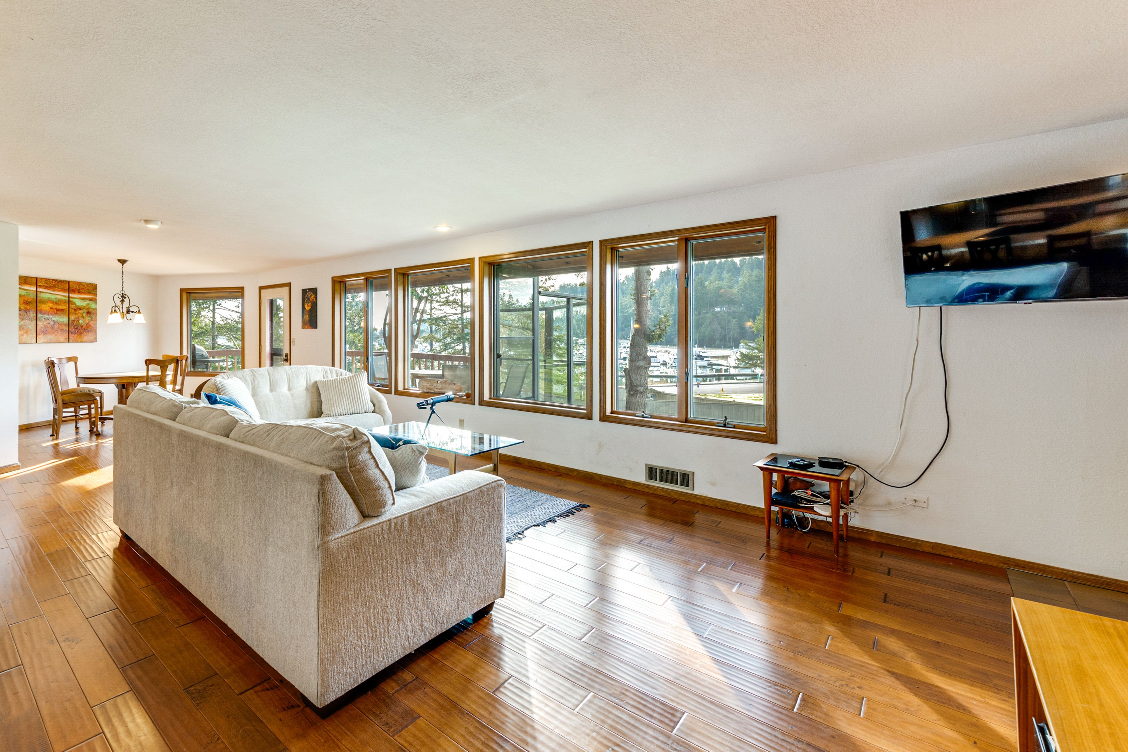 Living Room | Queen Sleeper Sofa | 1st Floor