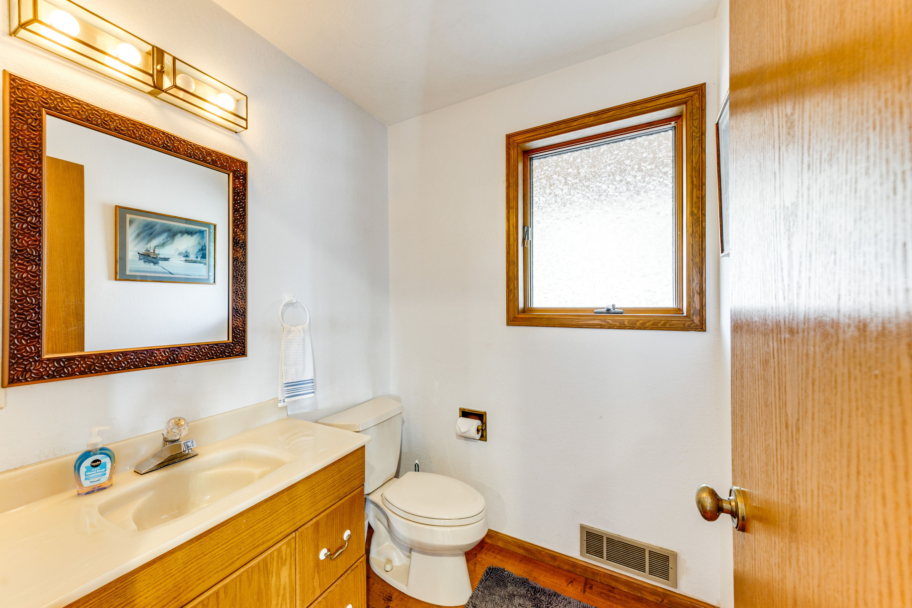 Half Bathroom | 1st Floor