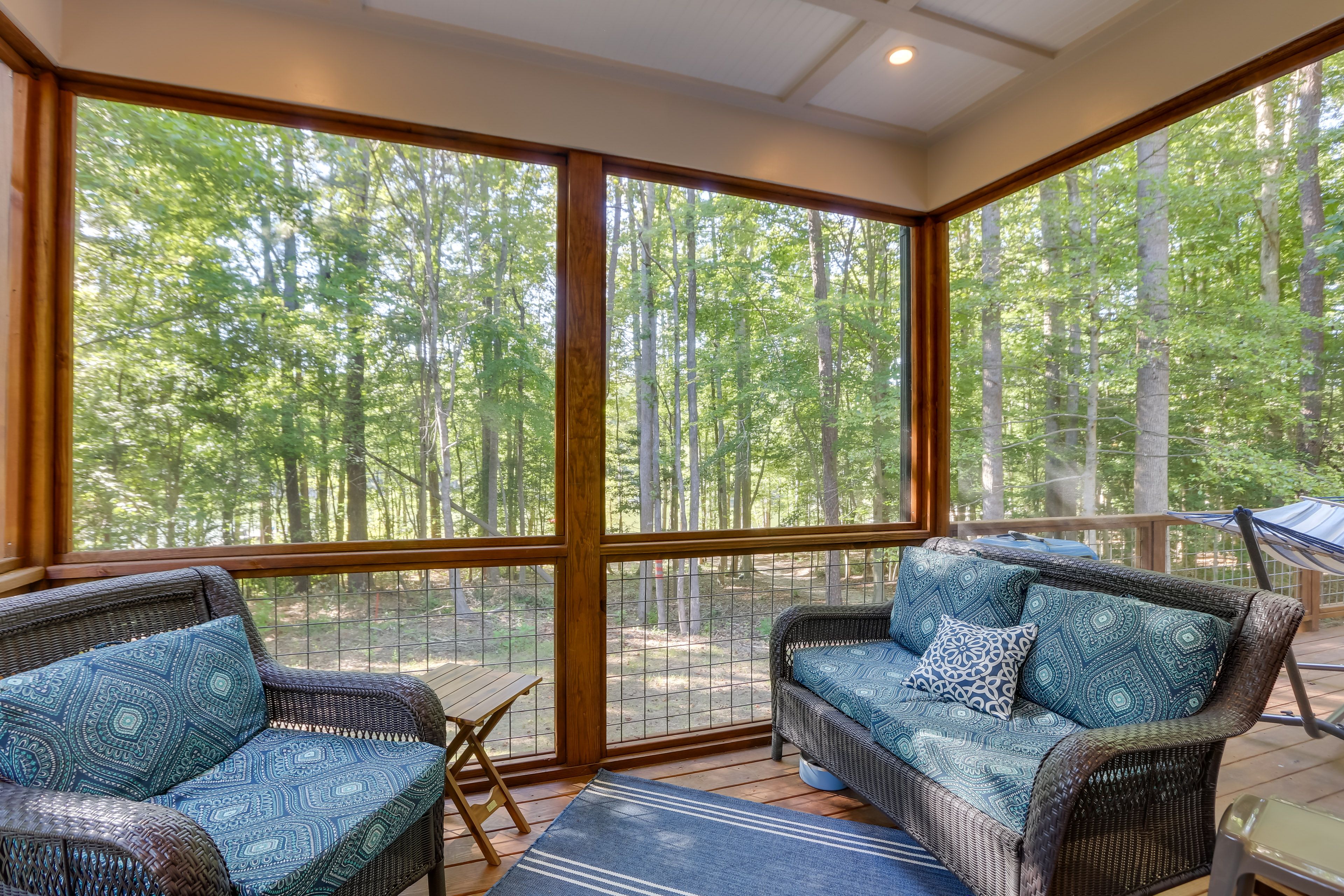 Screened-In Porch