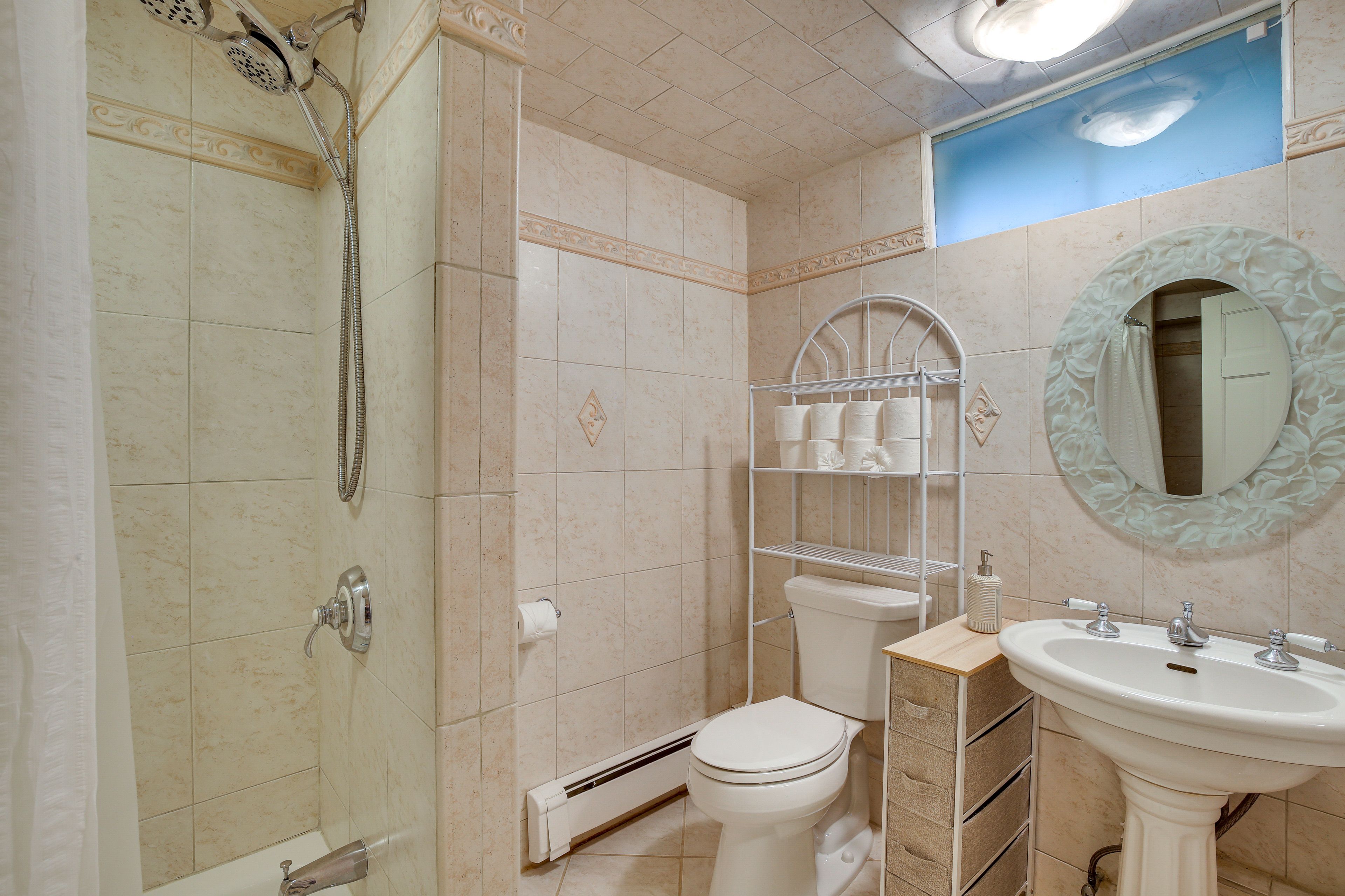 Bathroom | Complimentary Toiletries | Towels Provided