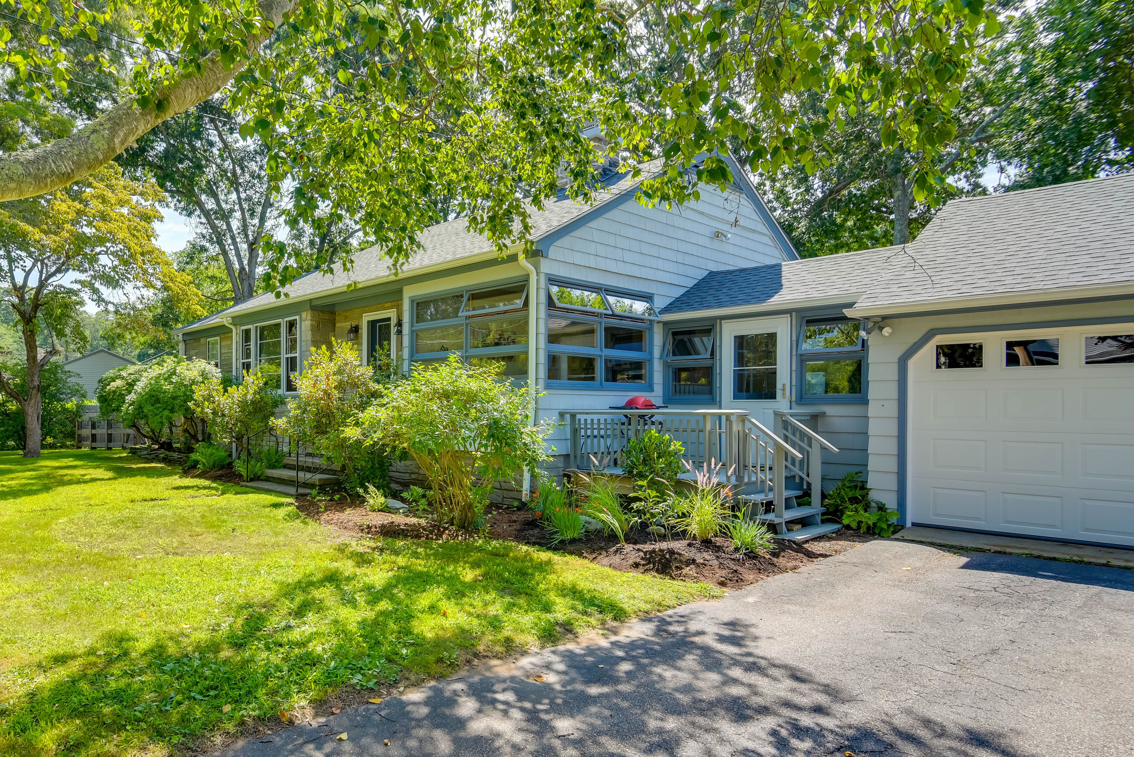 Parking | Driveway (3 Vehicles)