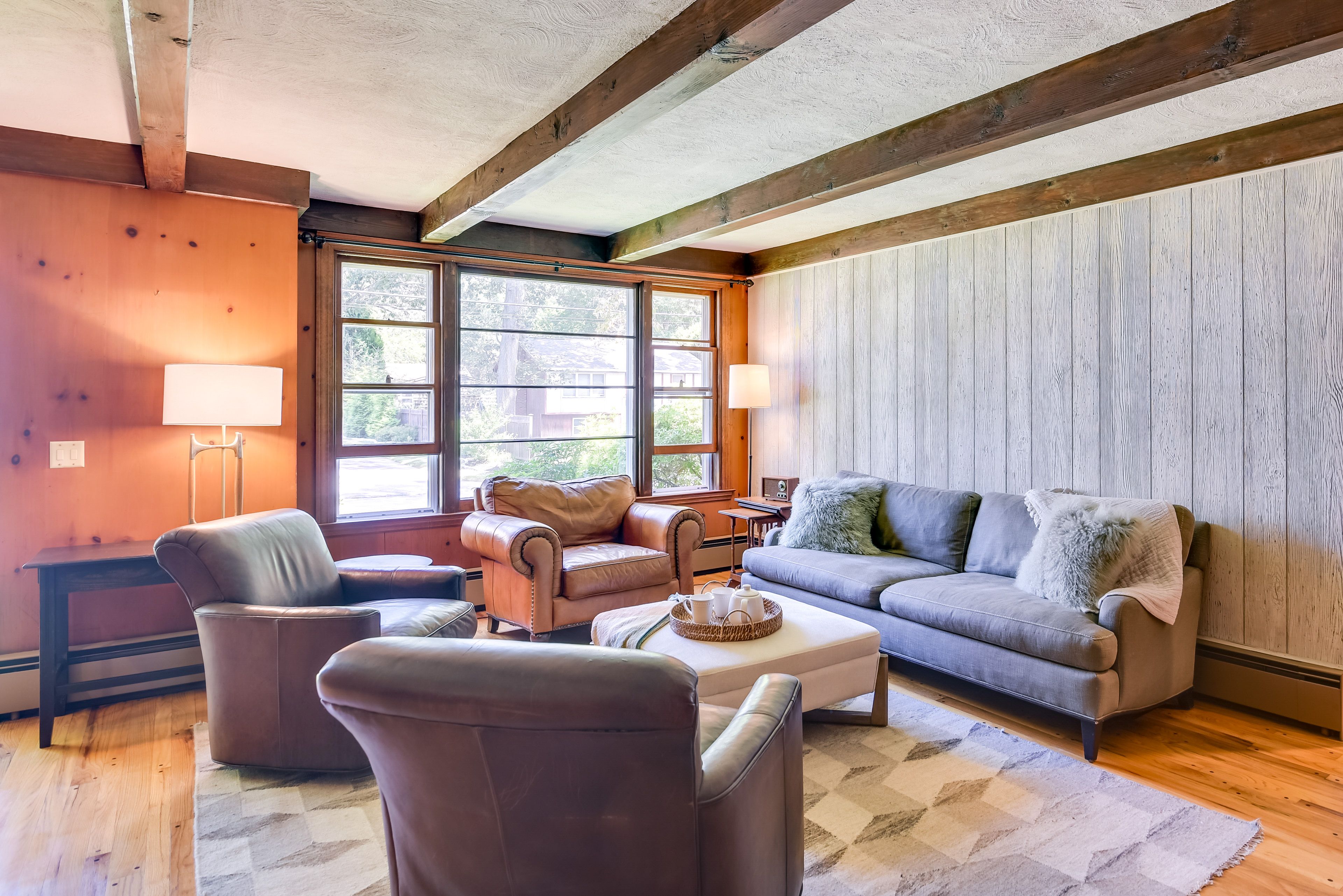 Living Room | Smart TV | Fireplace