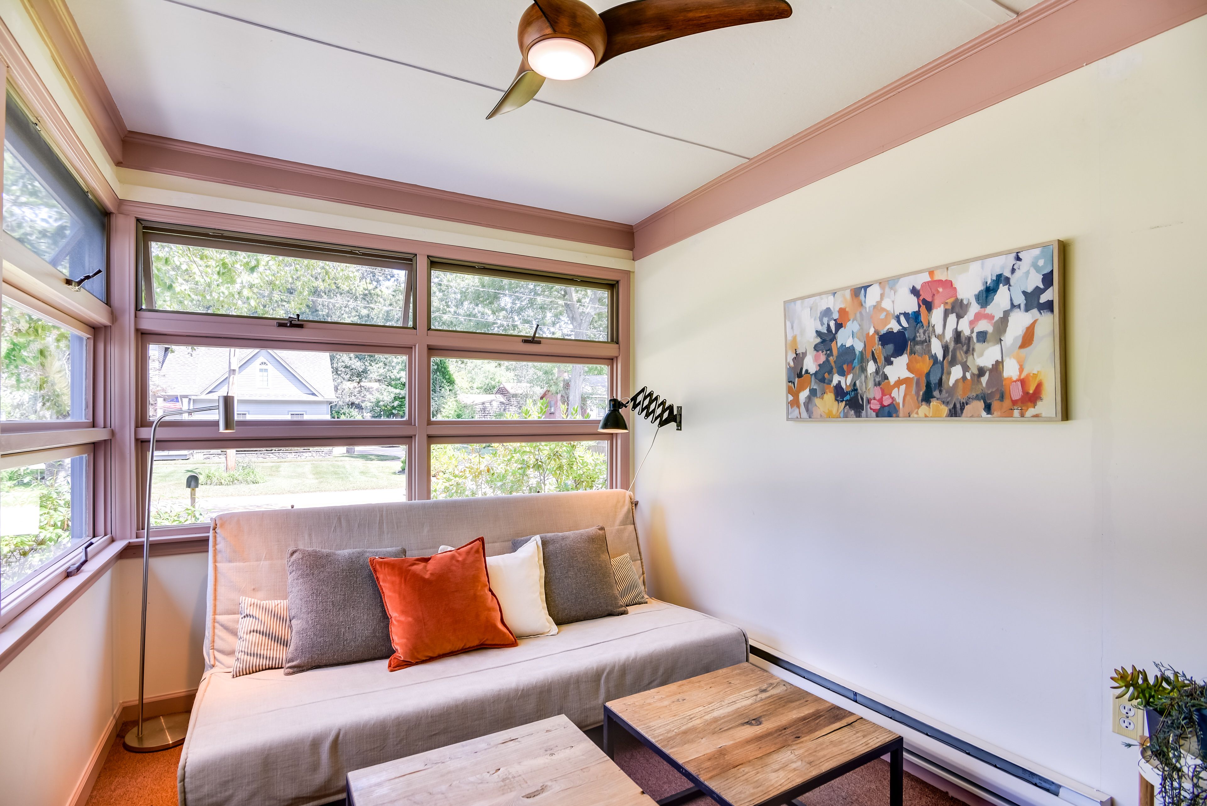 Sunroom | Queen Futon | Fireplace | 3-Season Room