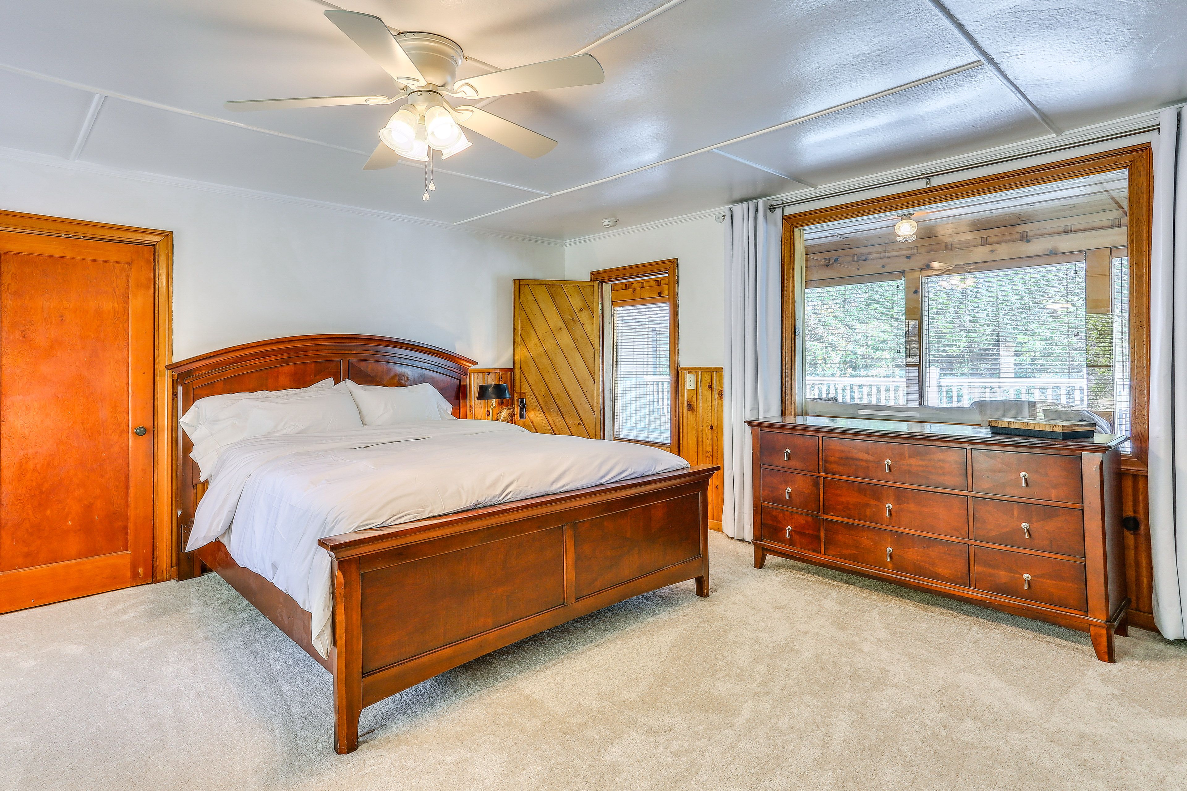 Bedroom 2 | King Bed