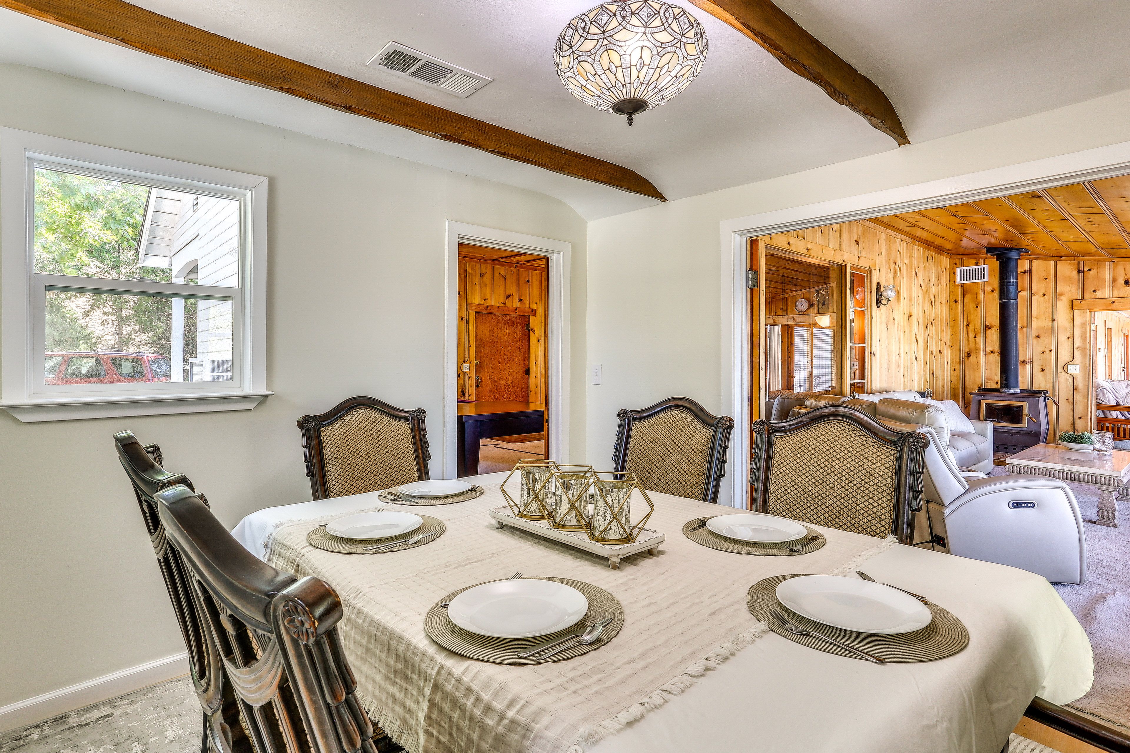 Dining Area | Dishware & Flatware Provided | Central A/C