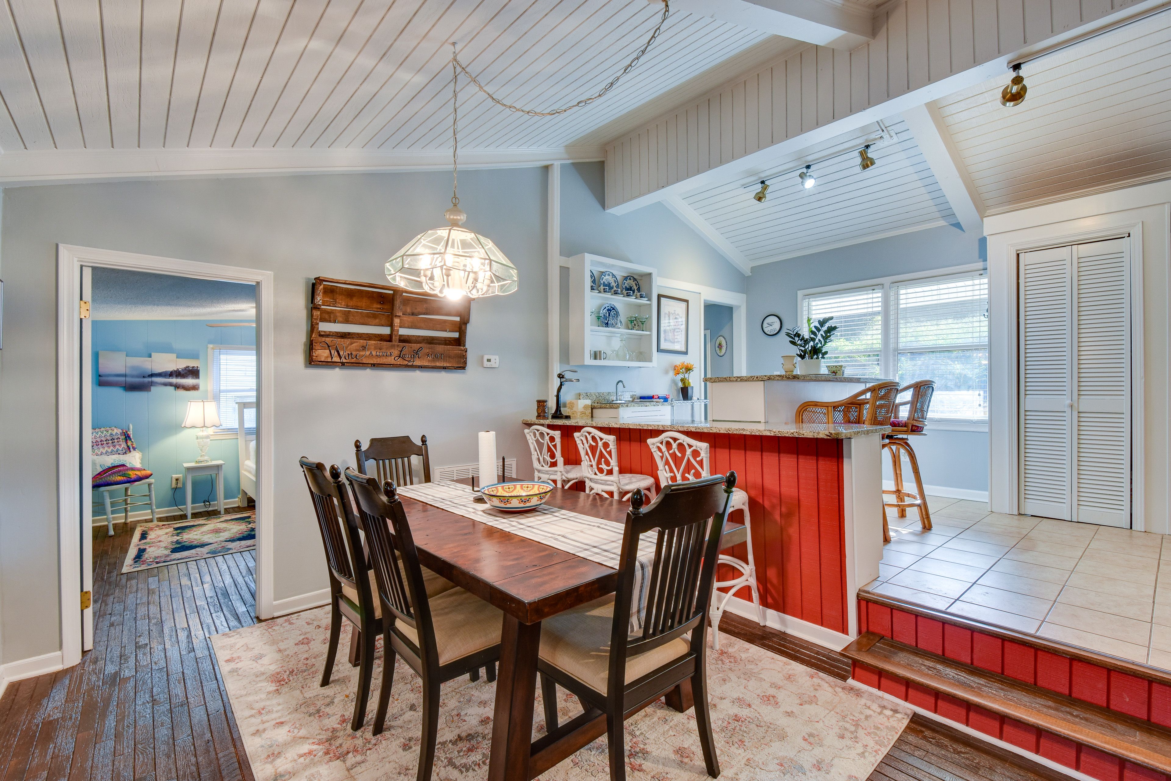 Dining Area | Dishware & Flatware Provided