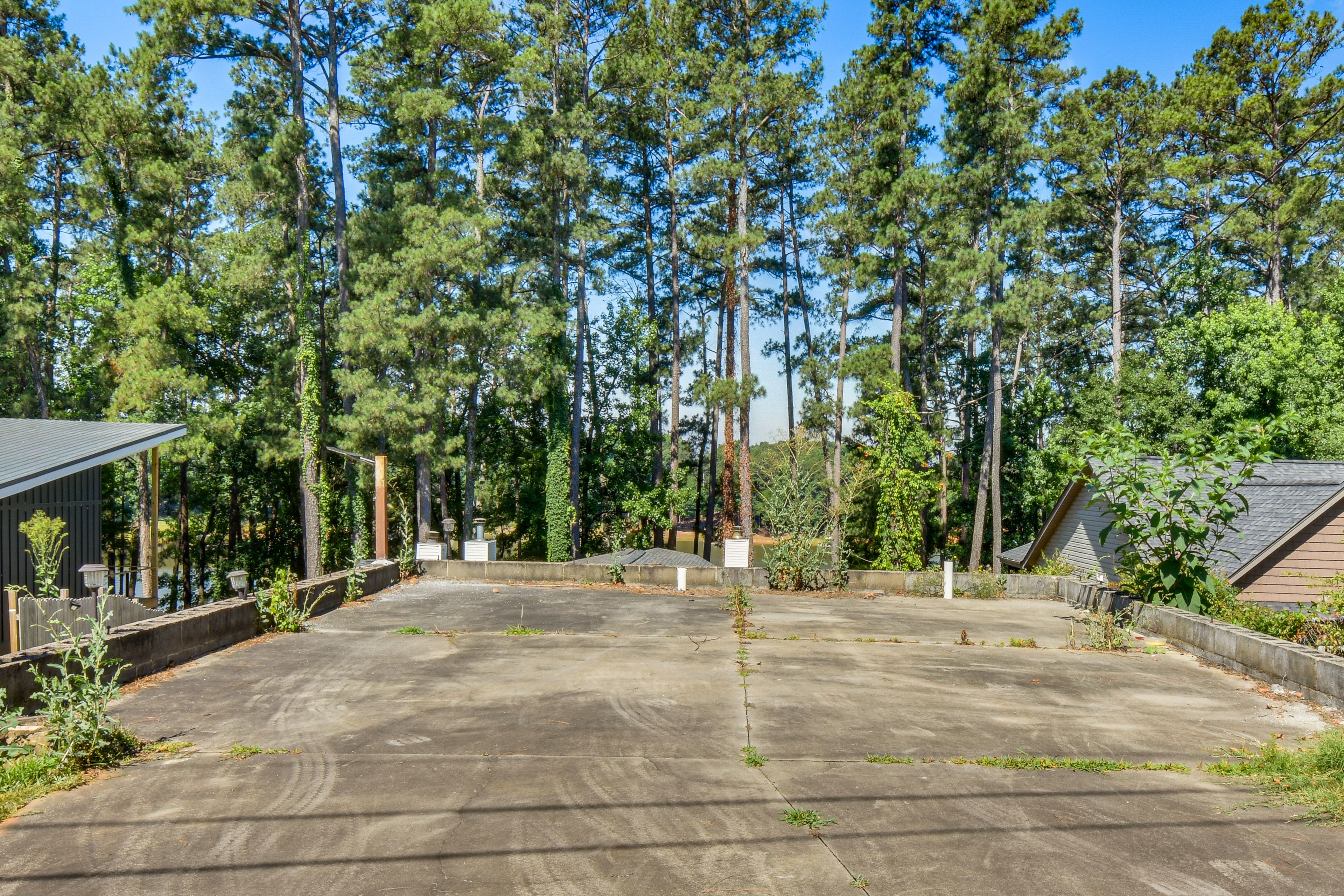 Parking | Driveway (3 Vehicles) | RV/Trailer Parking