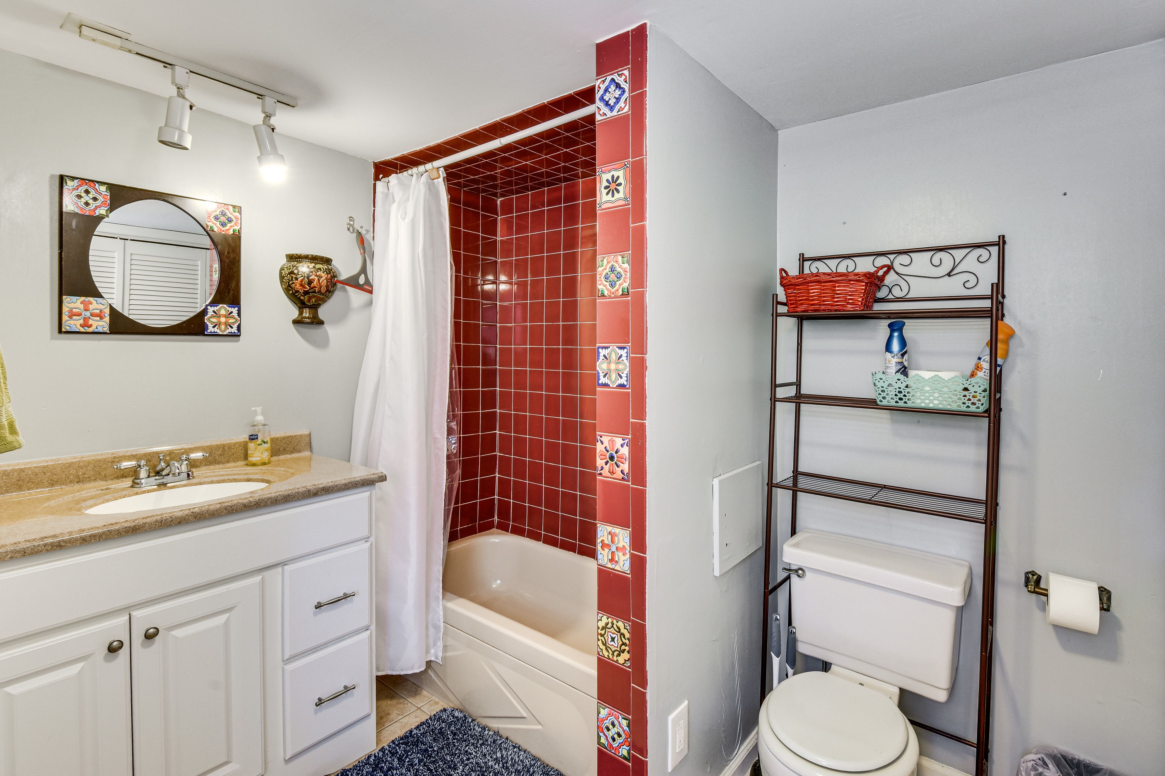 Full Bathroom