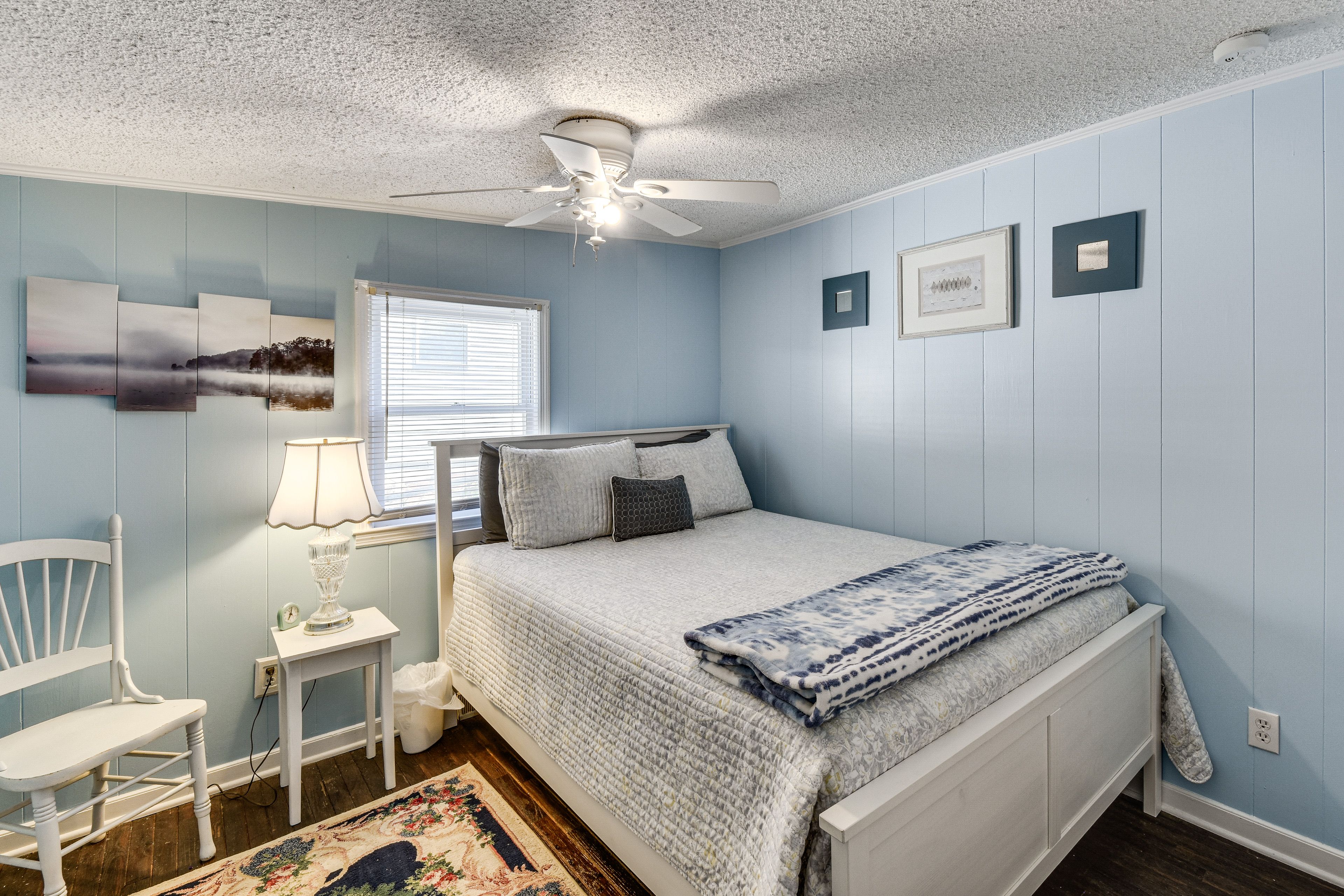 Bedroom 3 | Queen Bed