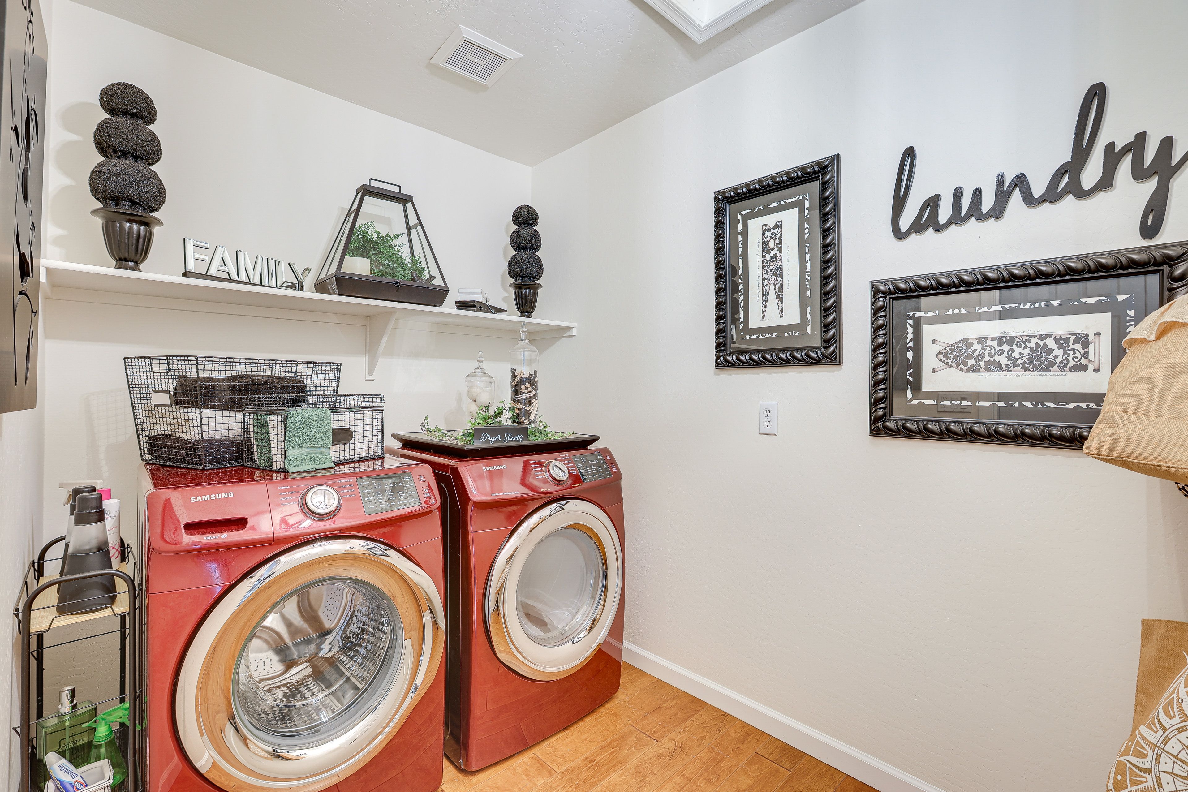 Laundry Room | Washer & Dryer