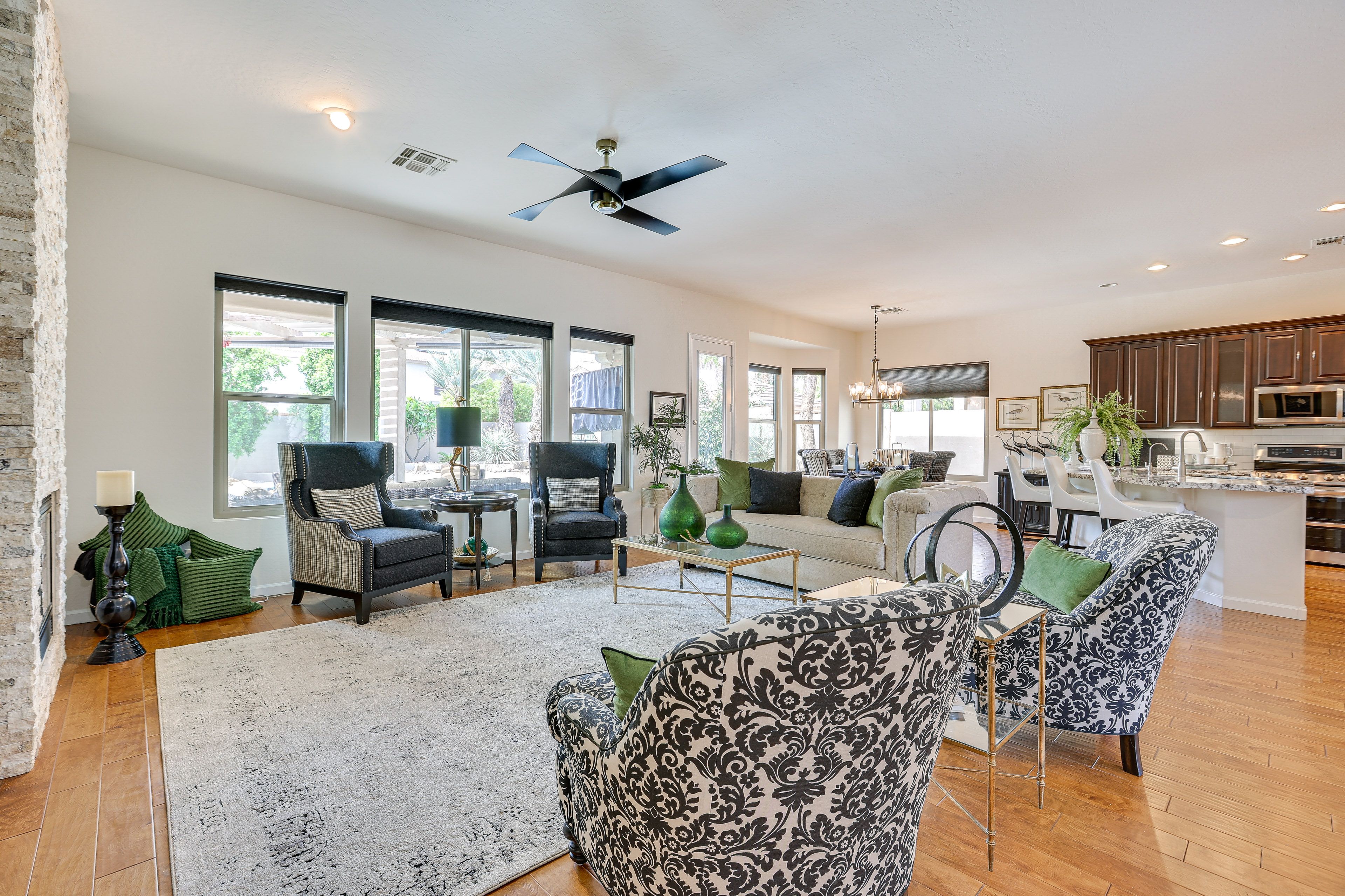 Living Room | Free WiFi | Smart TV