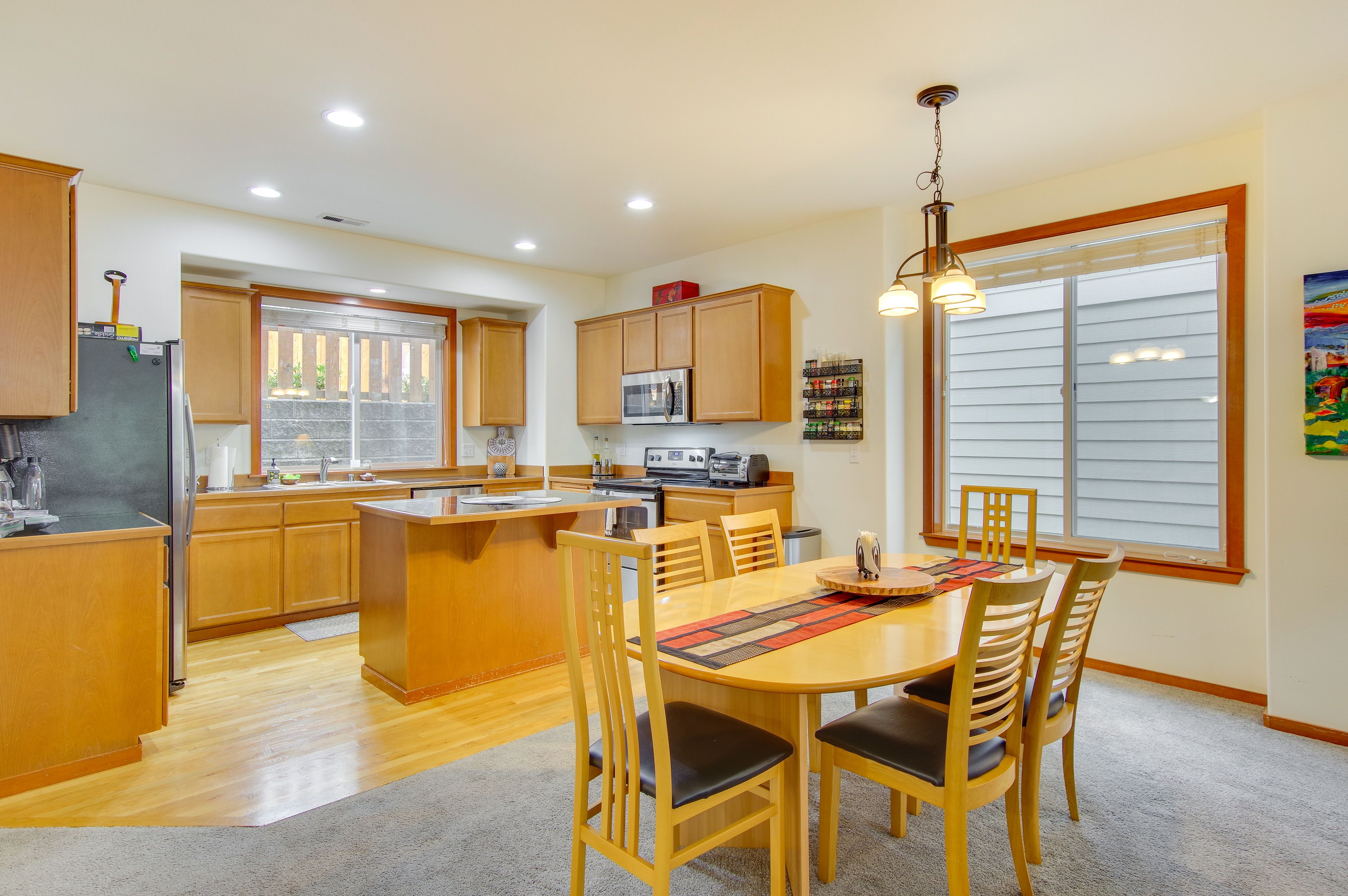 Kitchen | Dishwasher | Cooking Basics/Spices | Coffee Press/Grinder | Blender