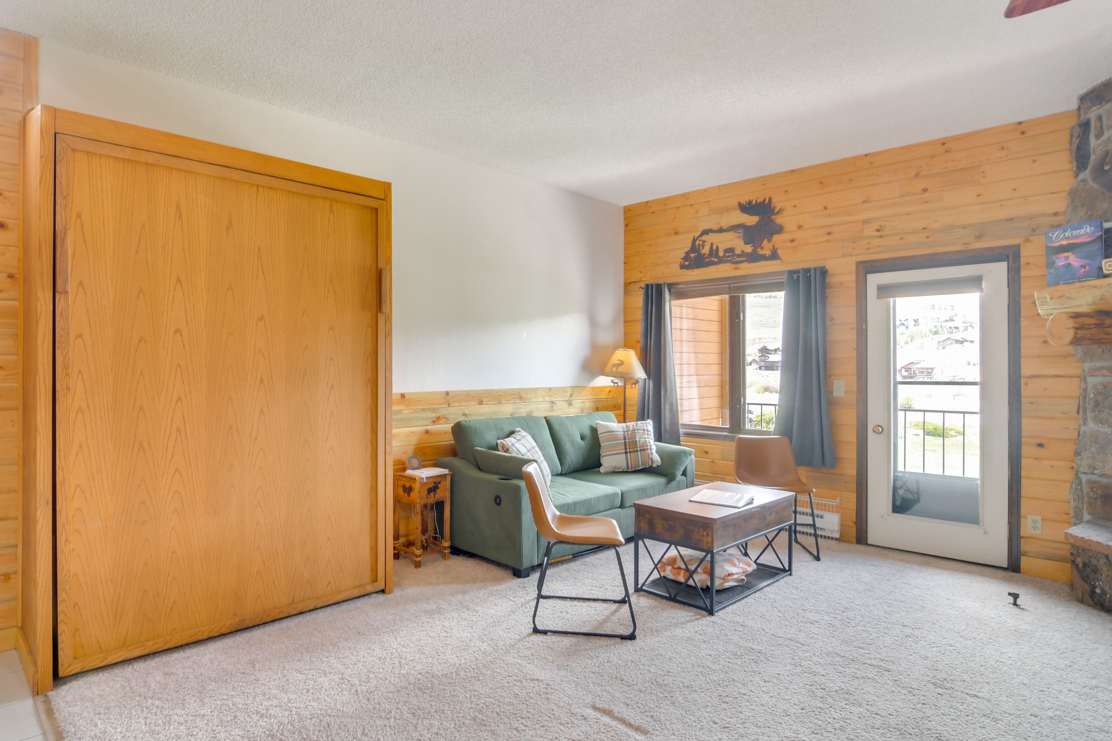 Living Area | Fireplace | Free WiFi | Balcony Access