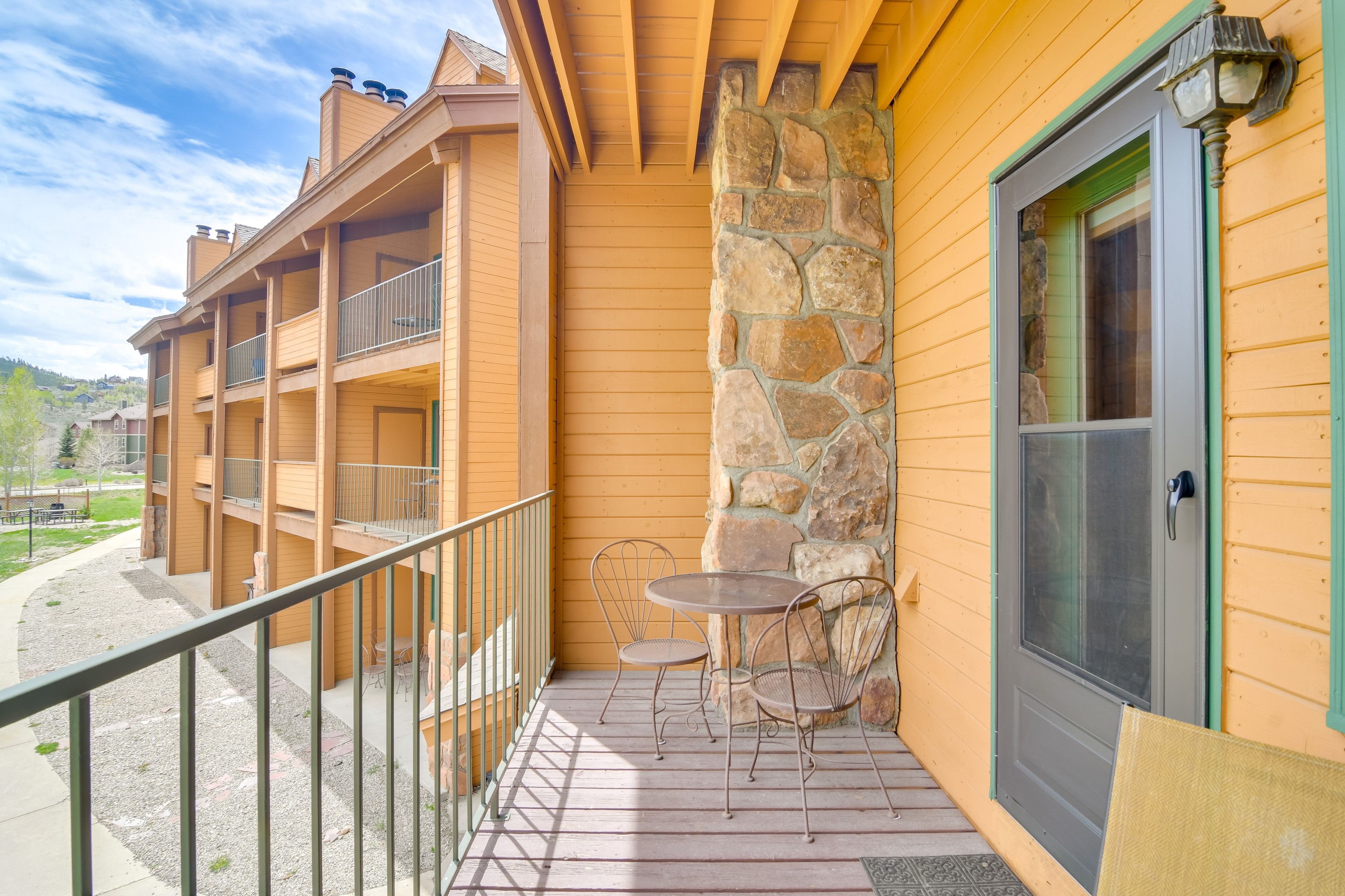 Private Balcony | Outdoor Dining