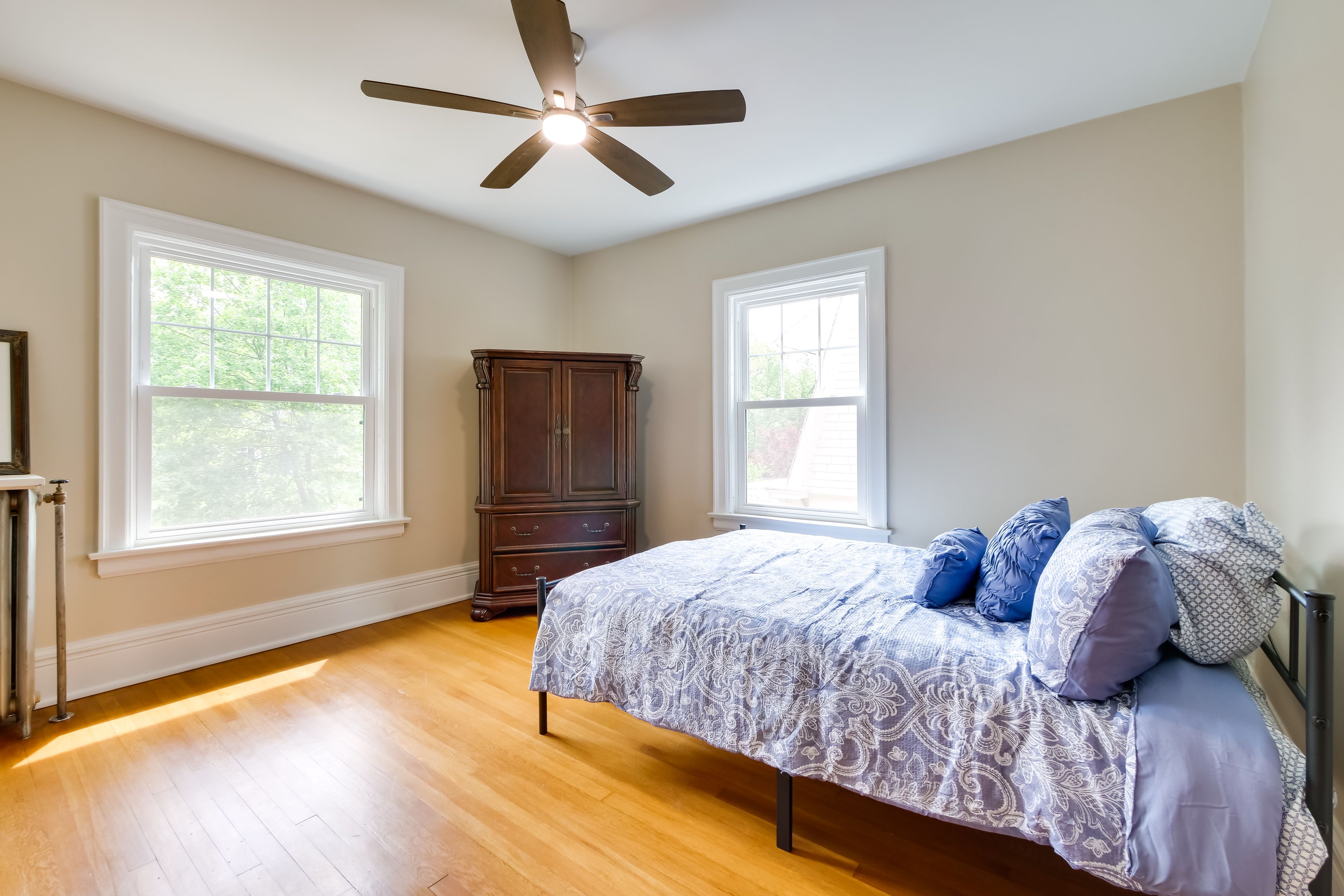 Bedroom 2 | Queen Bed