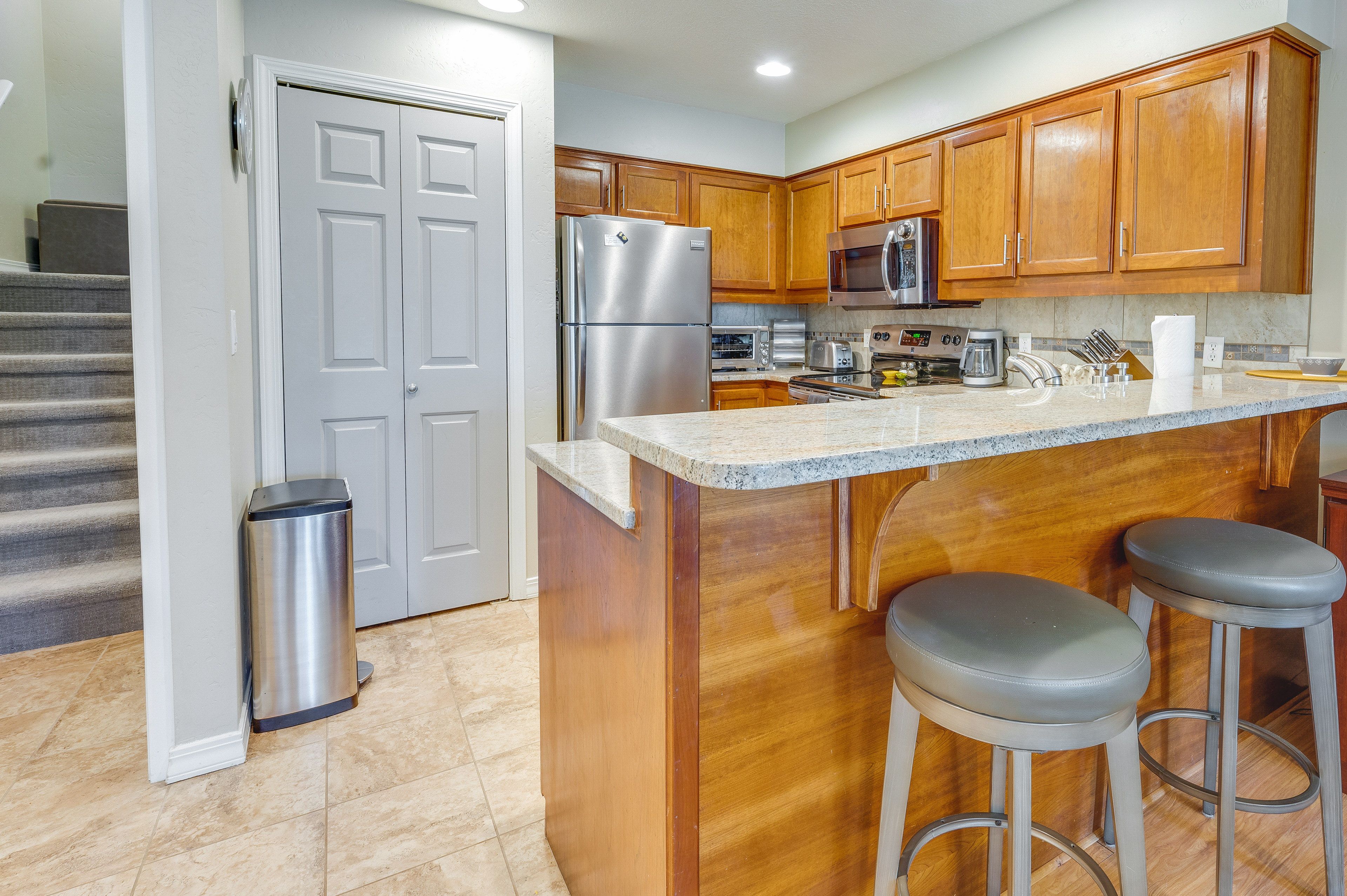 Kitchen | Equipped w/ Cooking Essentials
