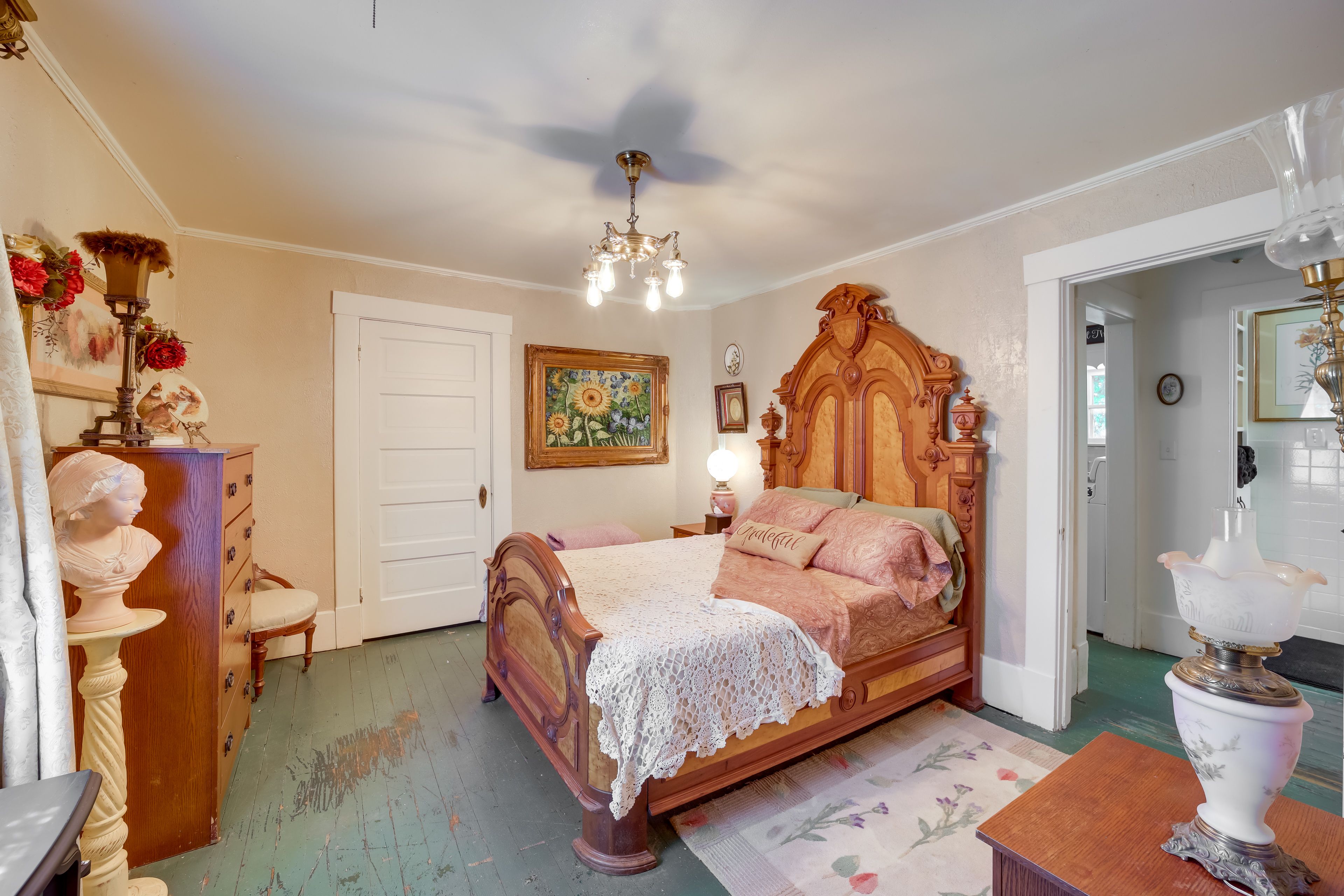 Bedroom | Full Bed