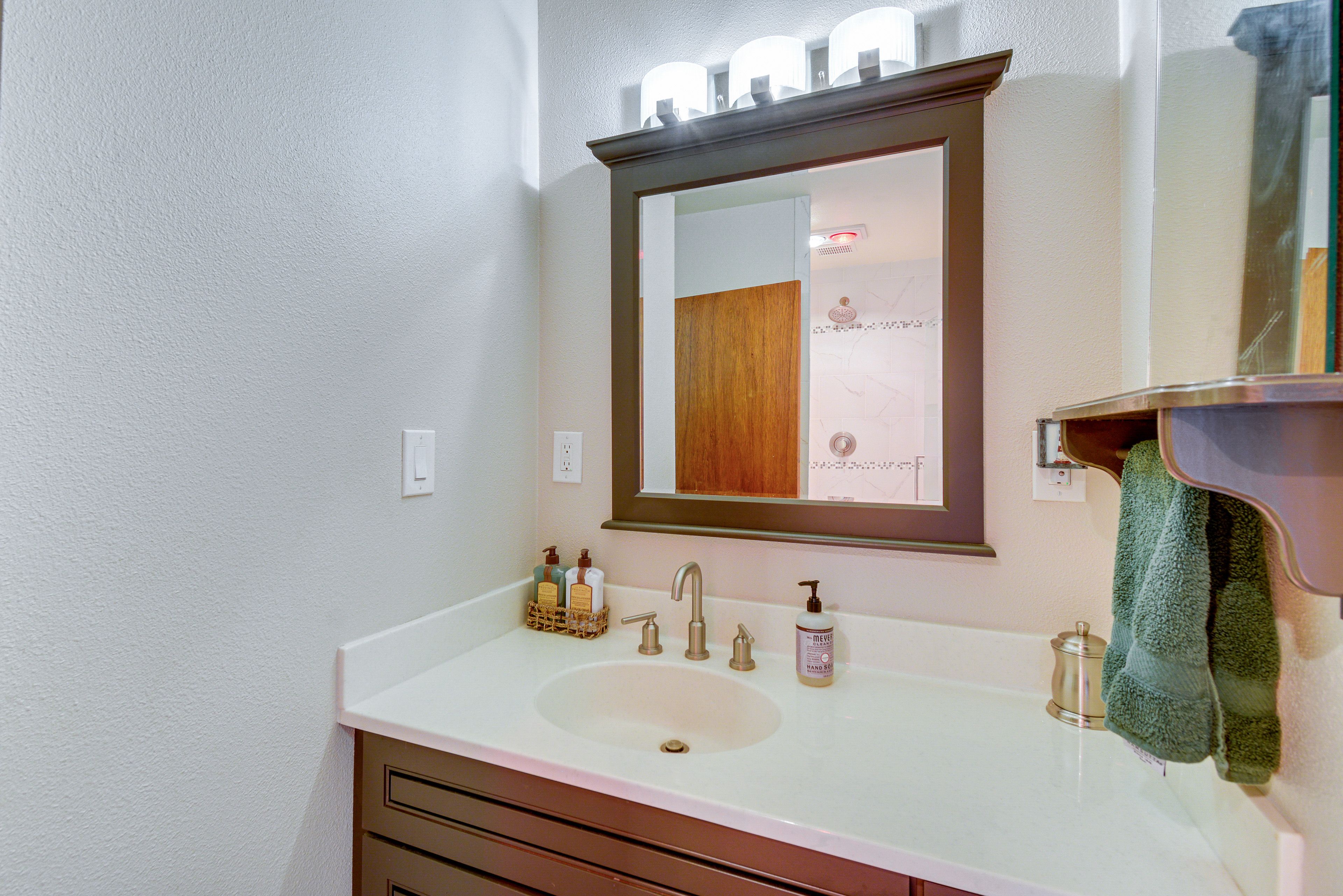 Full Bathroom | 2nd Floor | Walk-In Shower