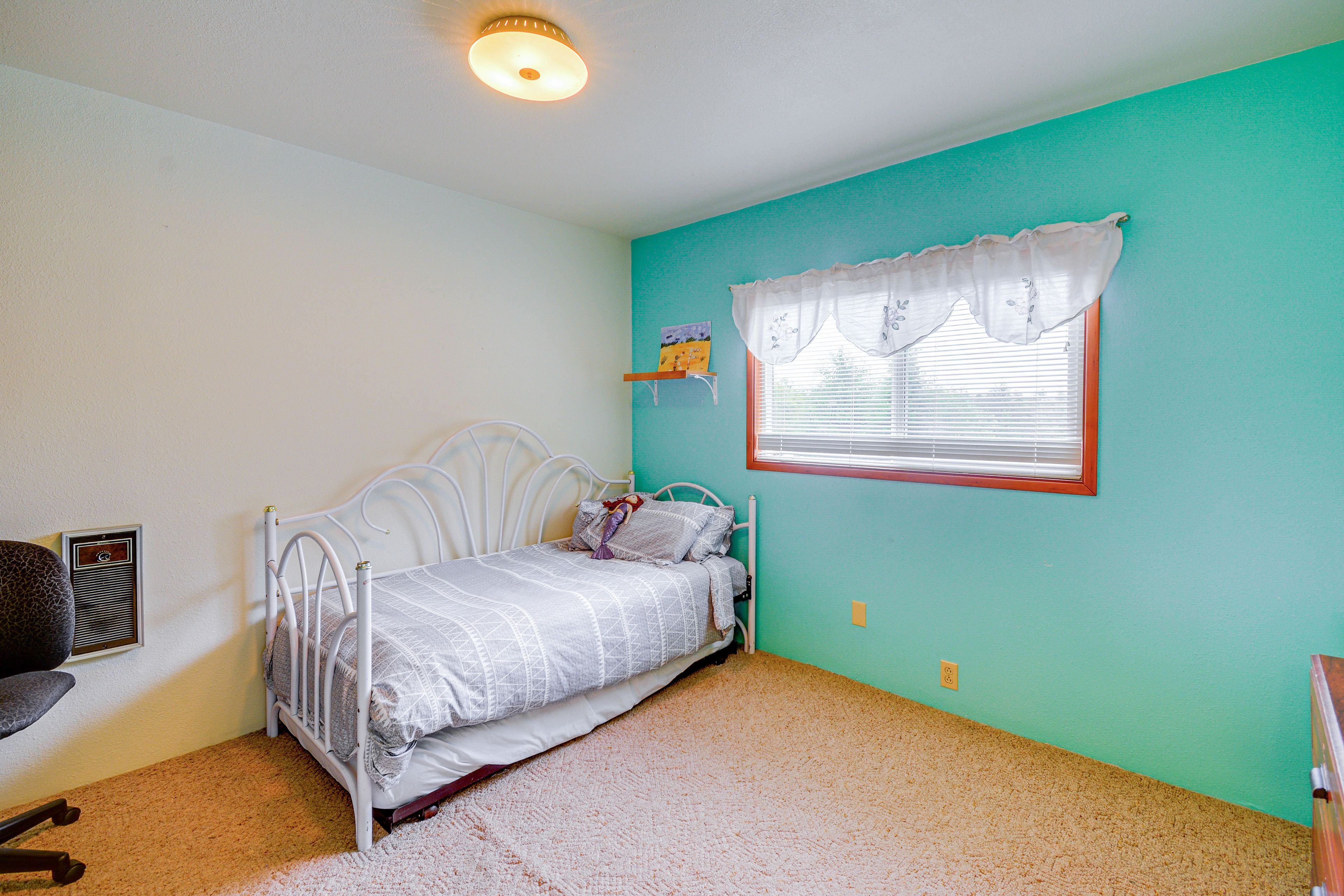 Bedroom 4 | 2nd Floor | Twin Daybed w/ Twin Trundle | Laptop-Friendly Workspace