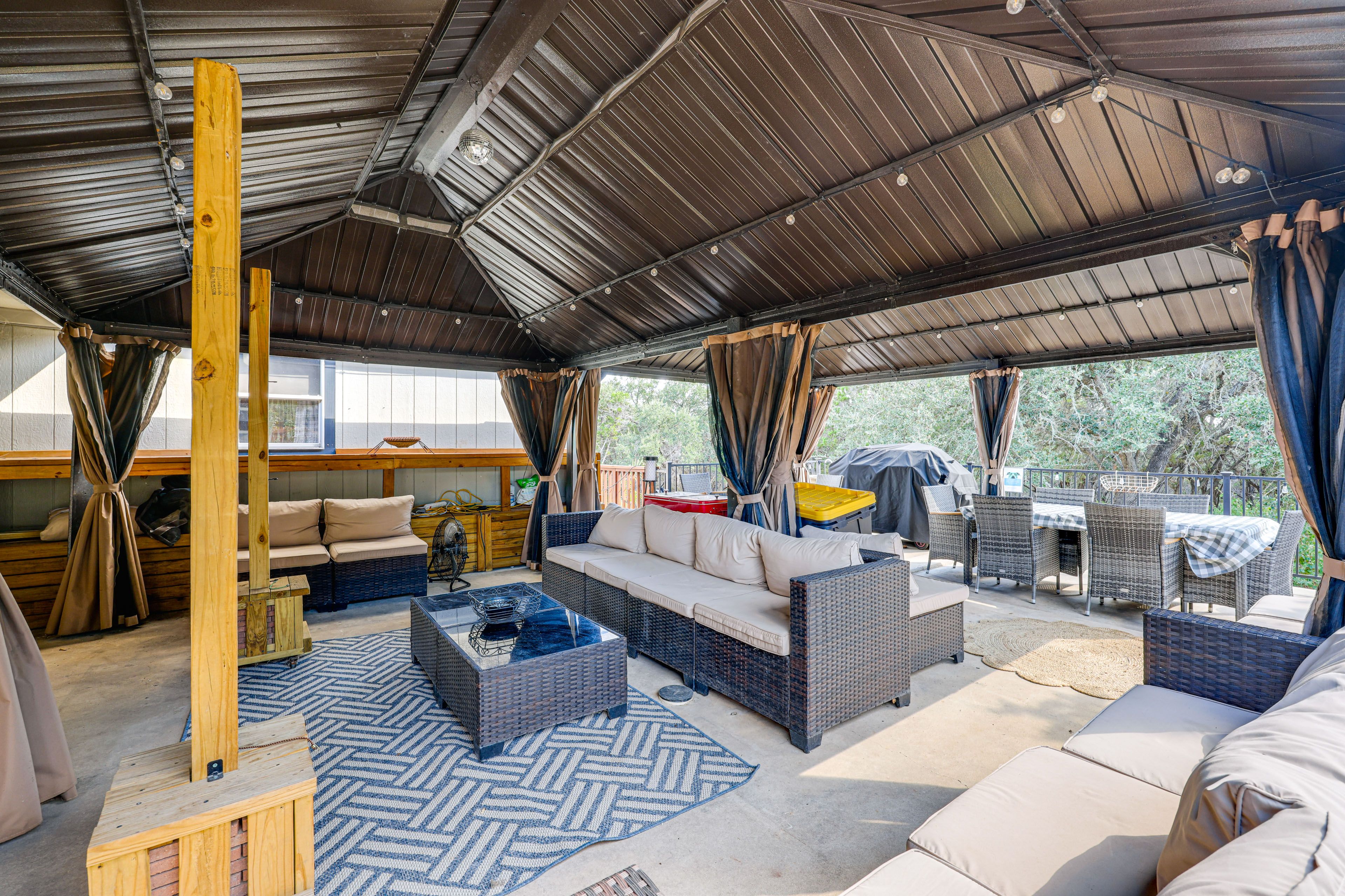 Gazebo | Seating | 3-Way Grill | Projector Screen