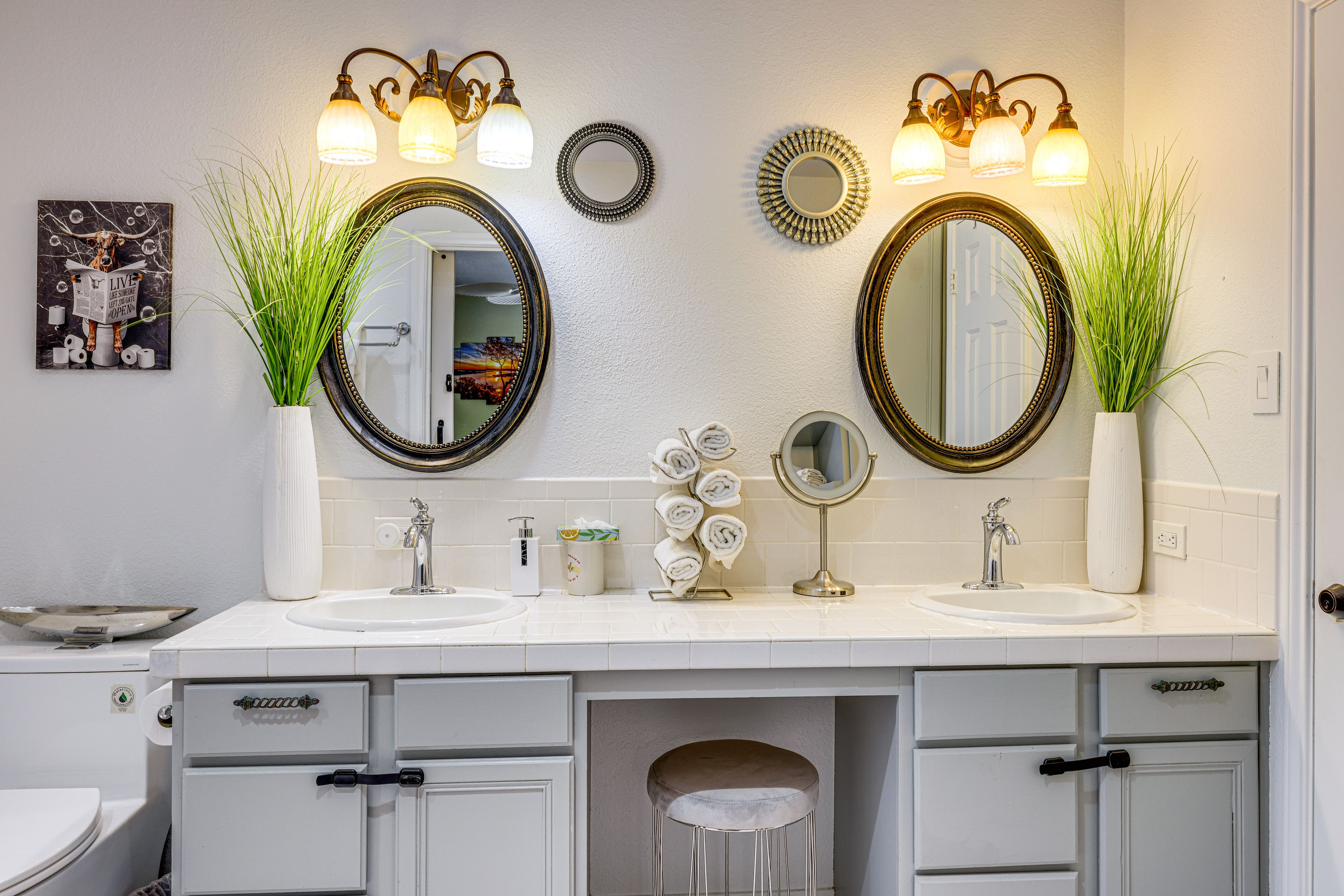 En-Suite Bathroom | Complimentary Toiletries | Towels Provided