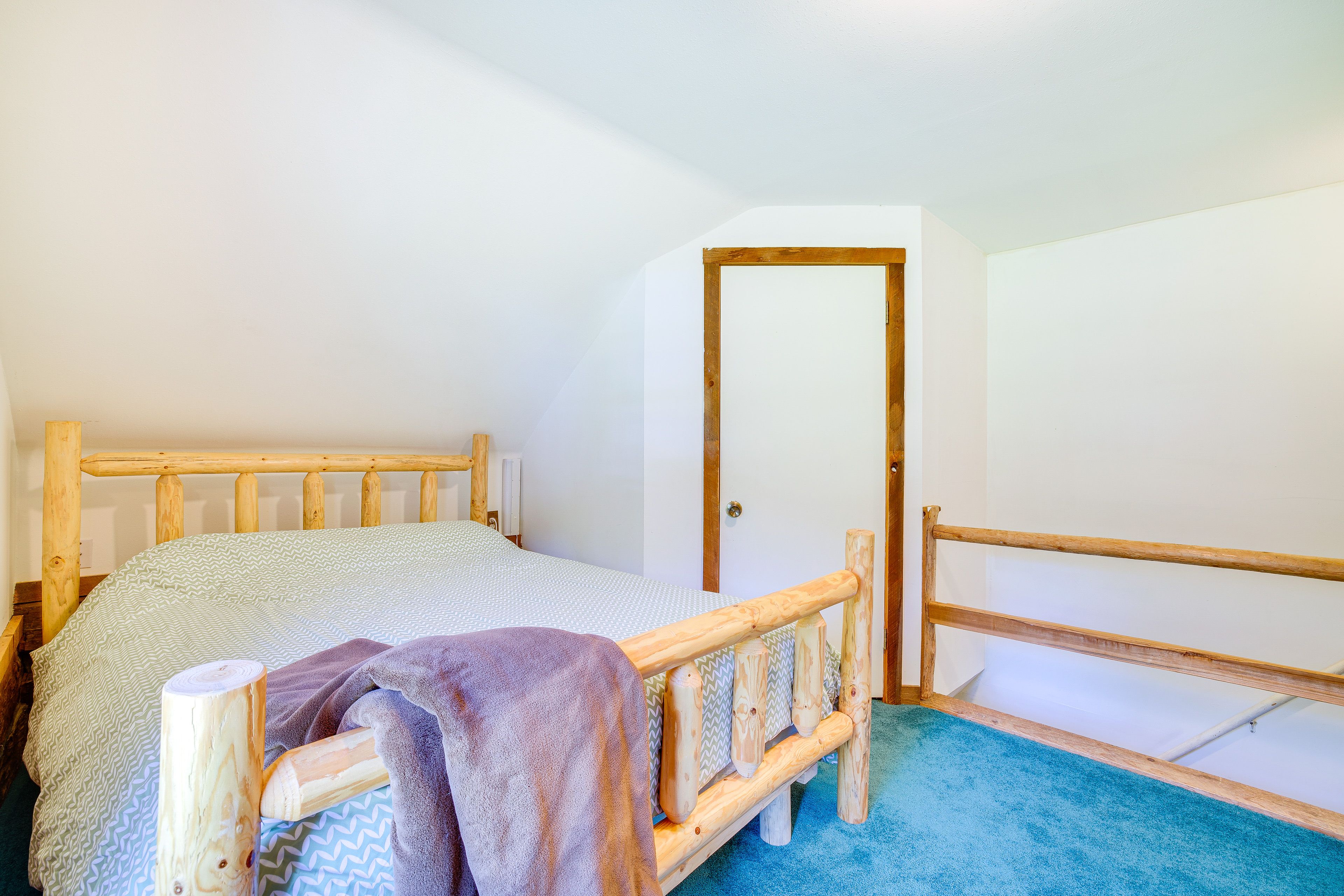 Loft | Queen Bed | Twin/Full Bunk Bed