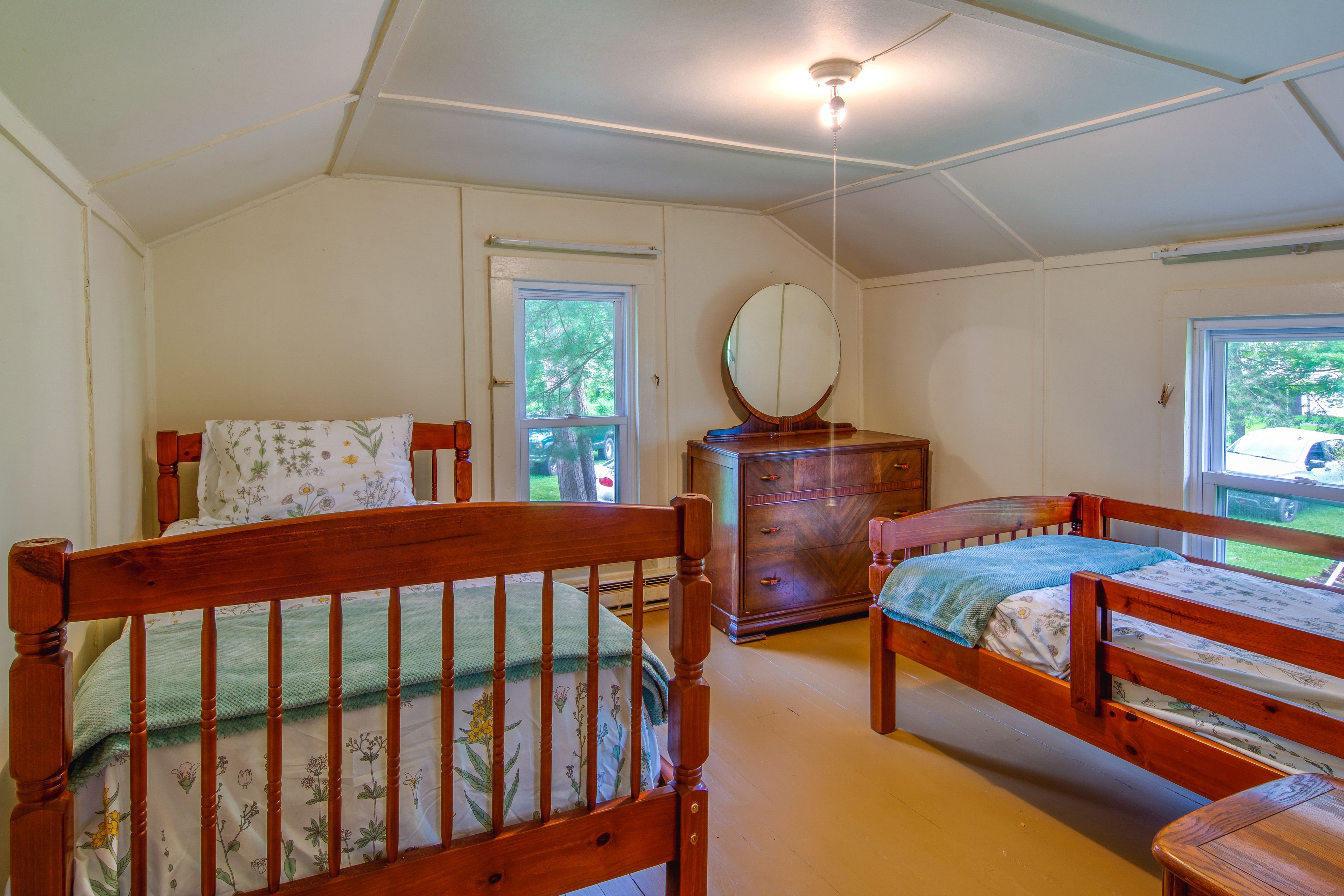 Bedroom 4 | 2 Twin Beds