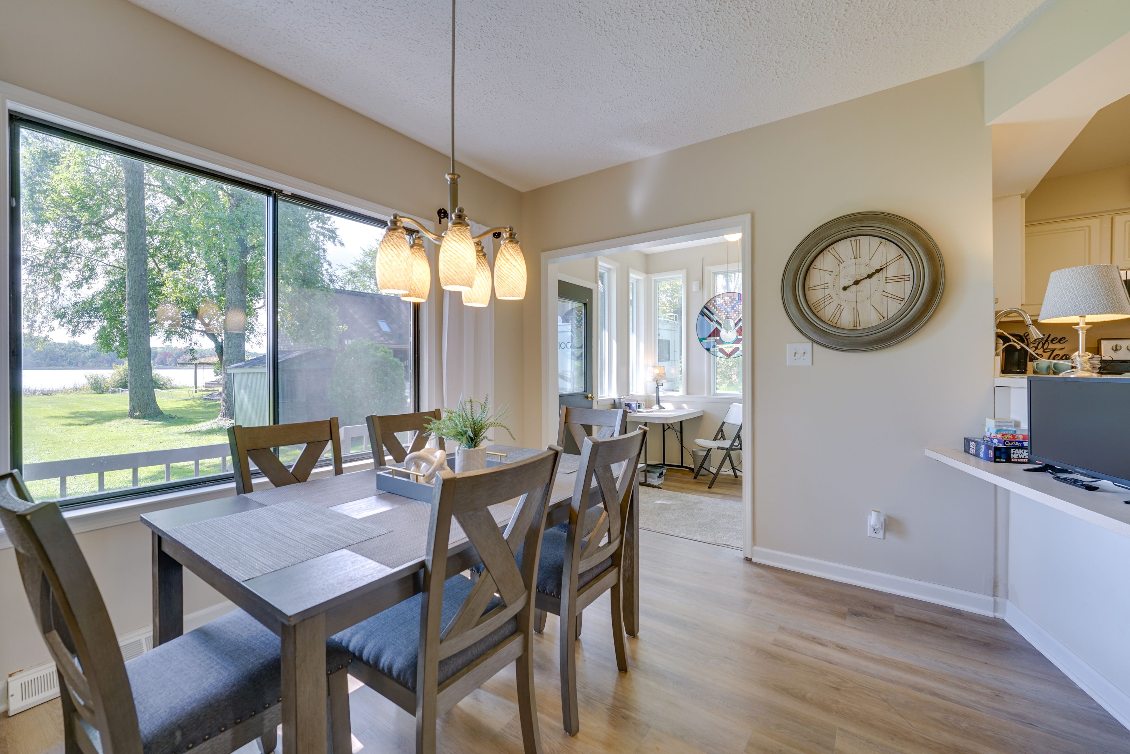 Dining Area | Dishware & Flatware
