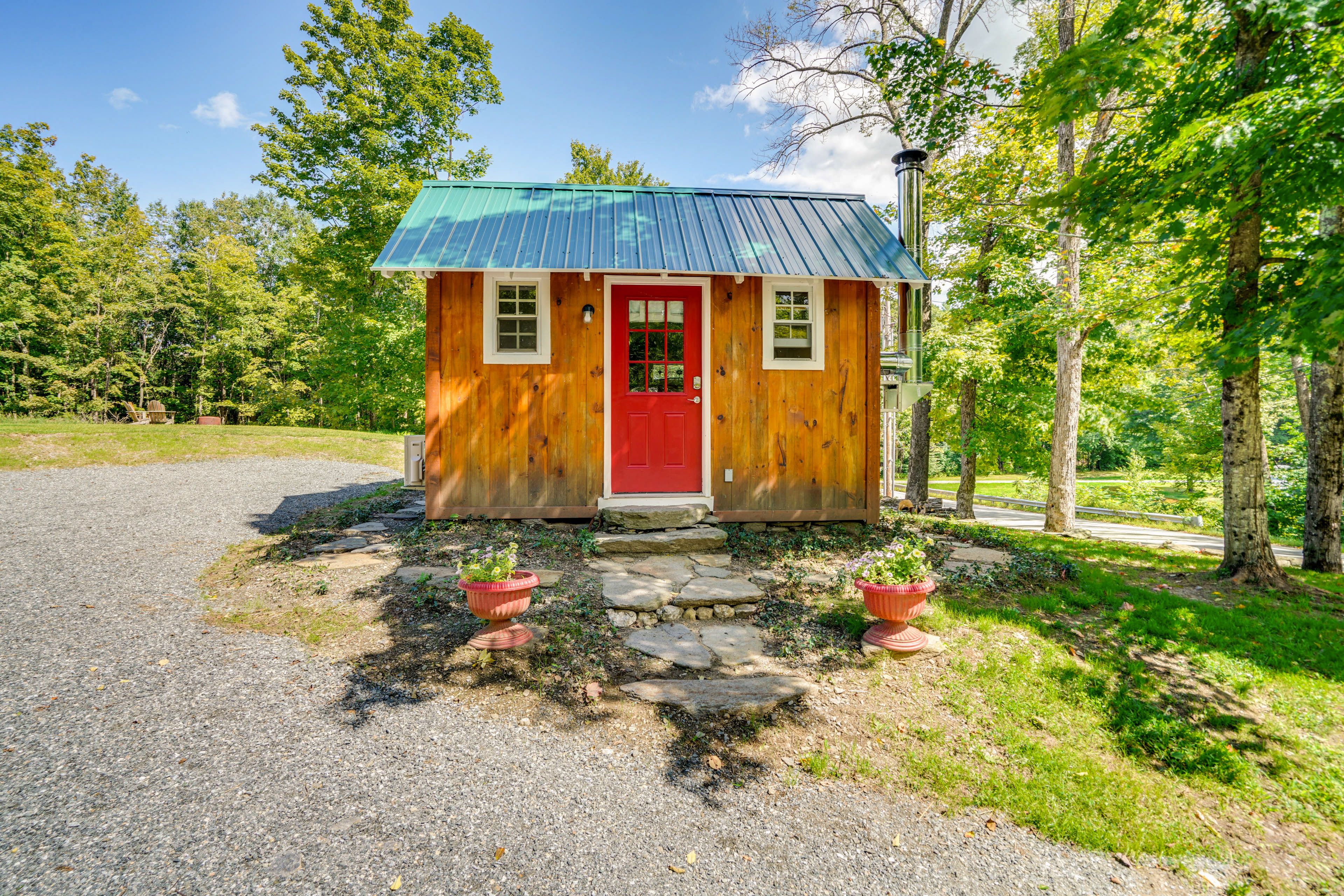 Vernon Vacation Rental | Studio | 1BA | Steps Required | 280 Sq Ft