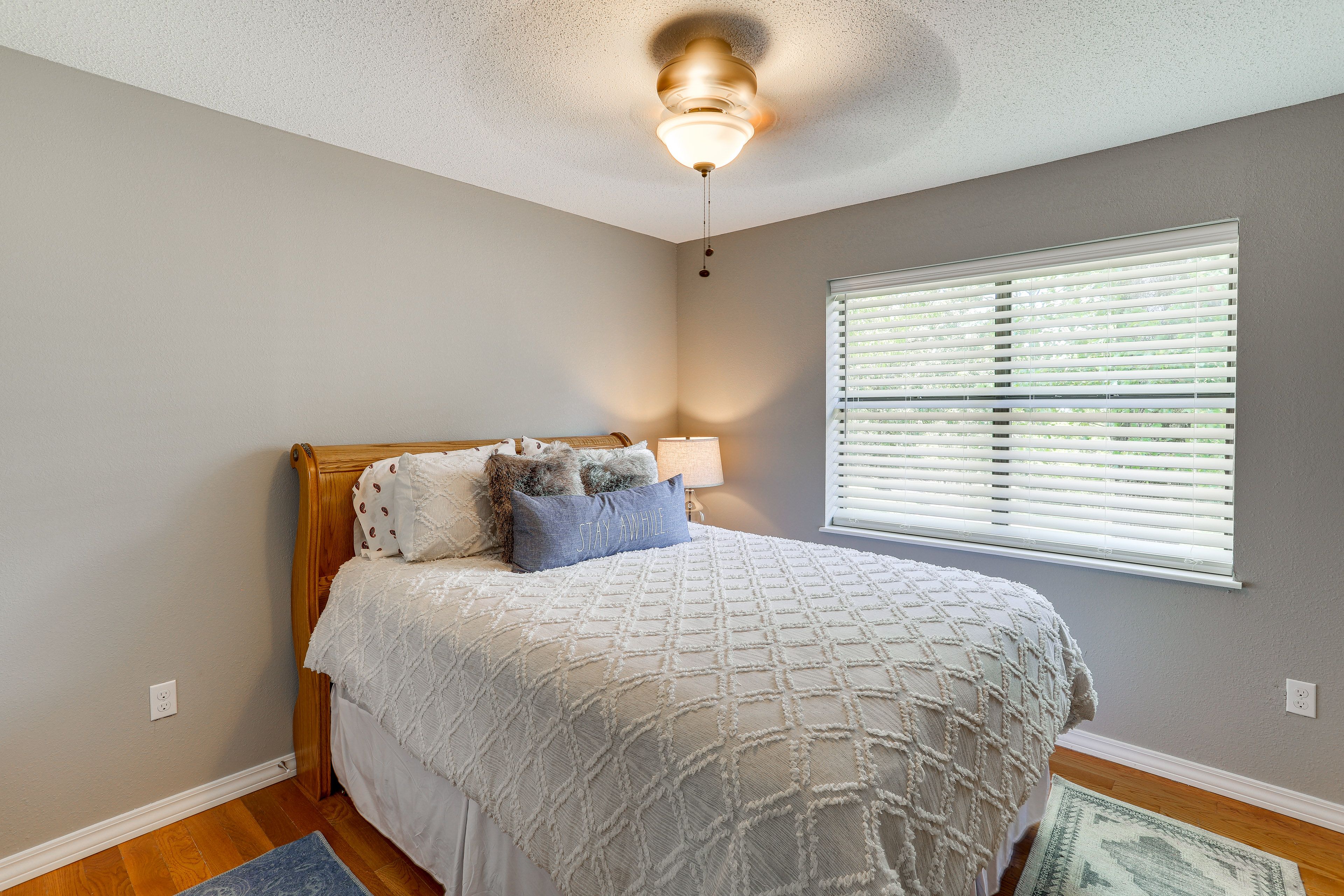 Bedroom 2 | Queen Bed