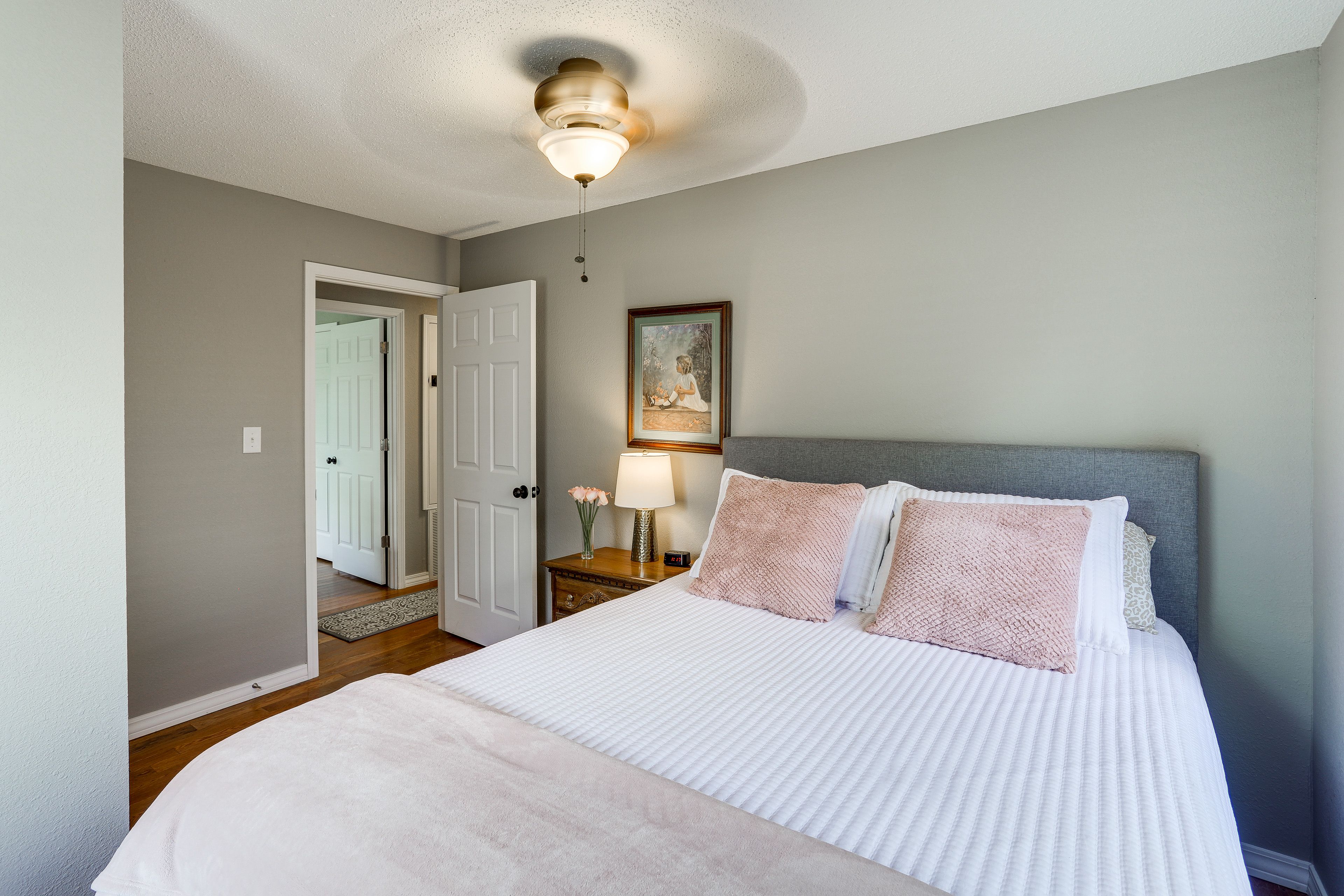 Bedroom 3 | Queen Bed